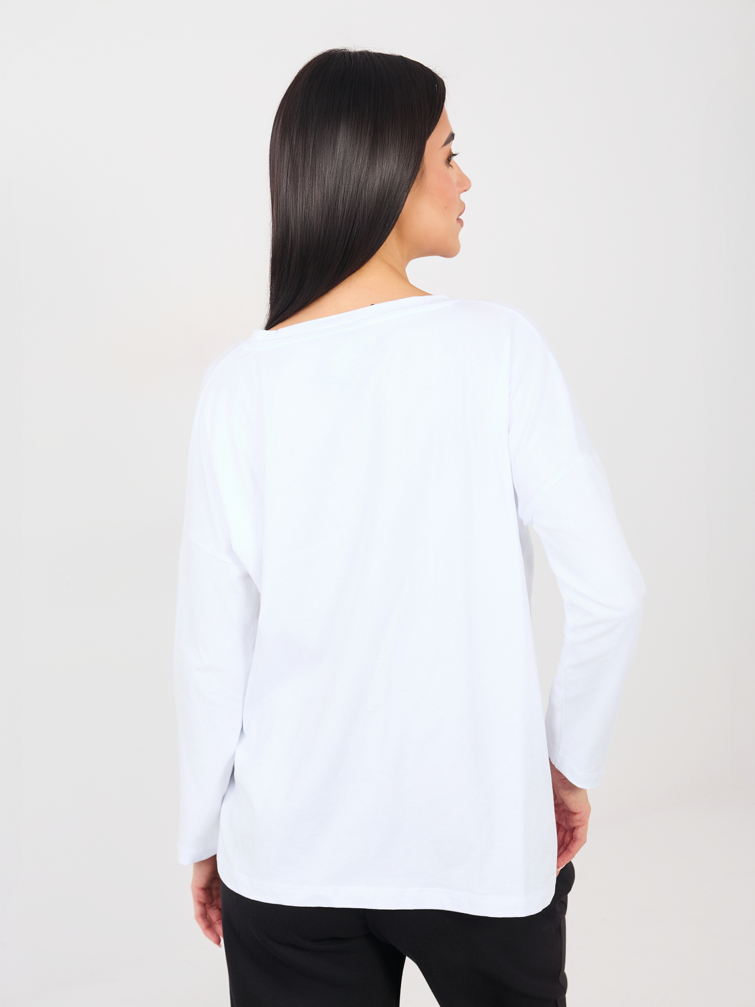 Bílá halenka s dlouhým rukávem