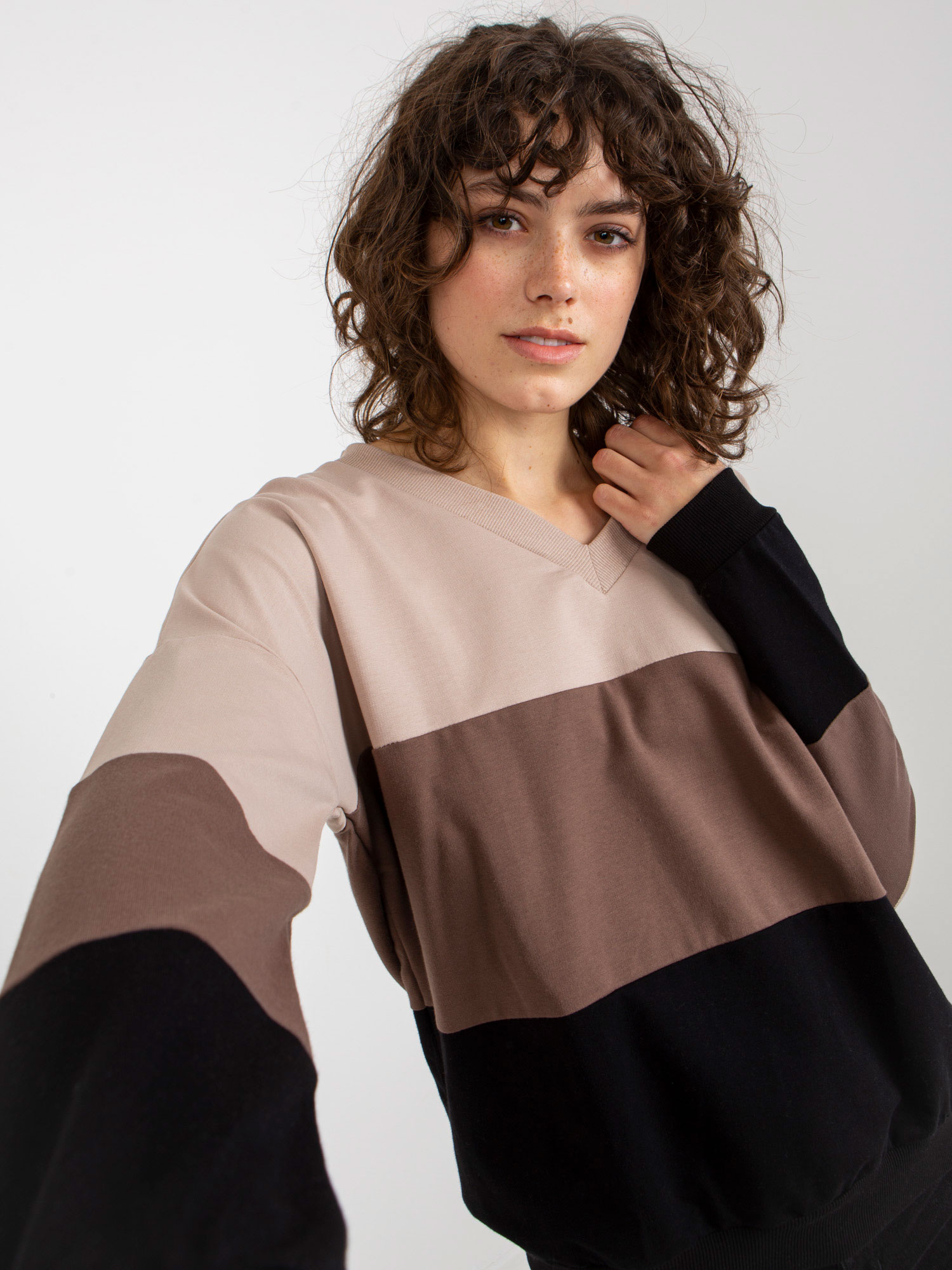 Sweatshirt-RV-BL-8328.34X-black-beige