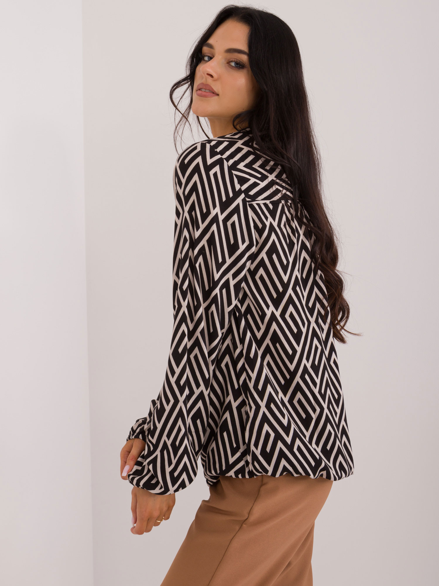 Blouse-D73771M11186B-black-beige