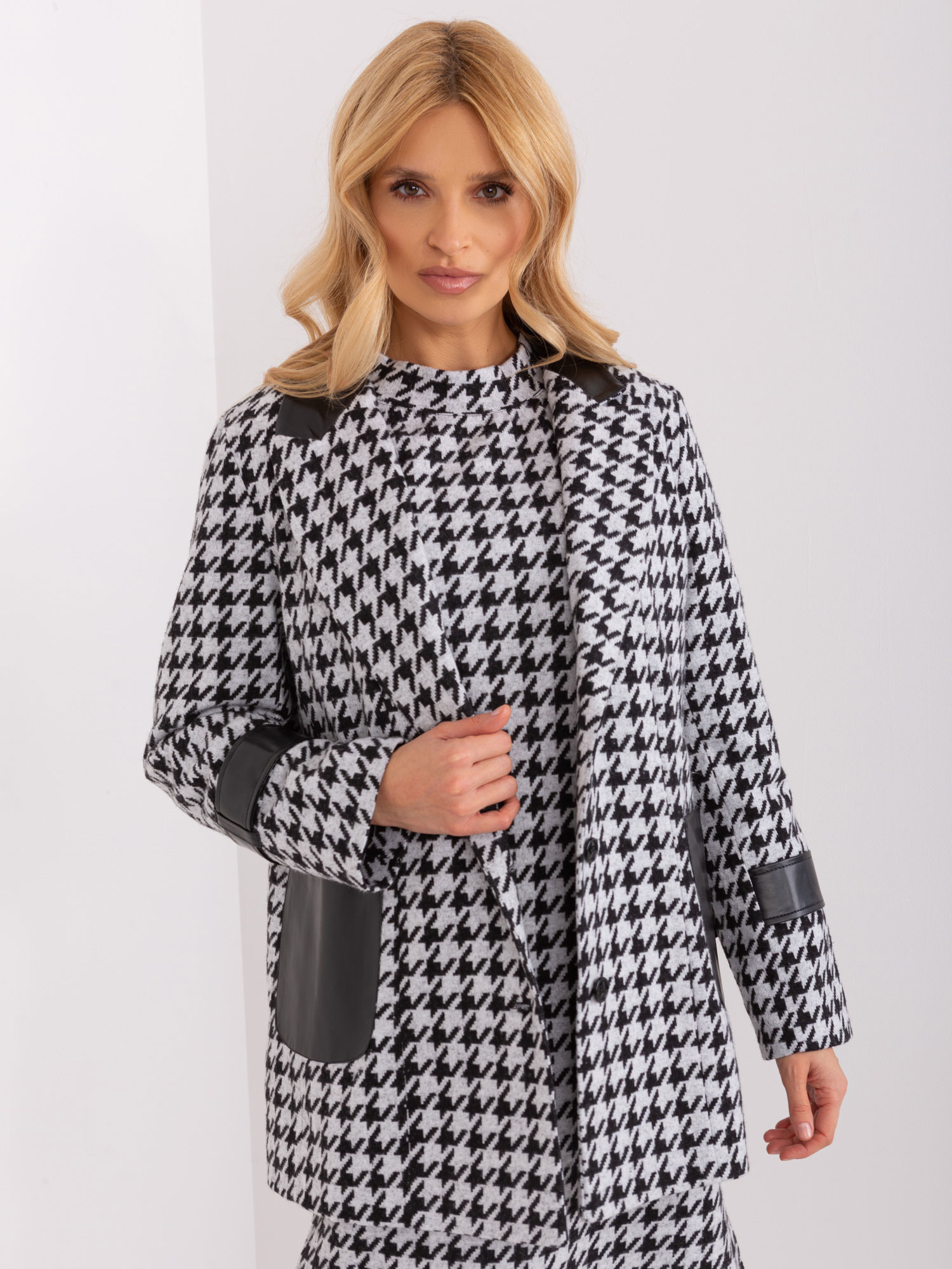 Blazer-LK-MA-509511.99-white-black