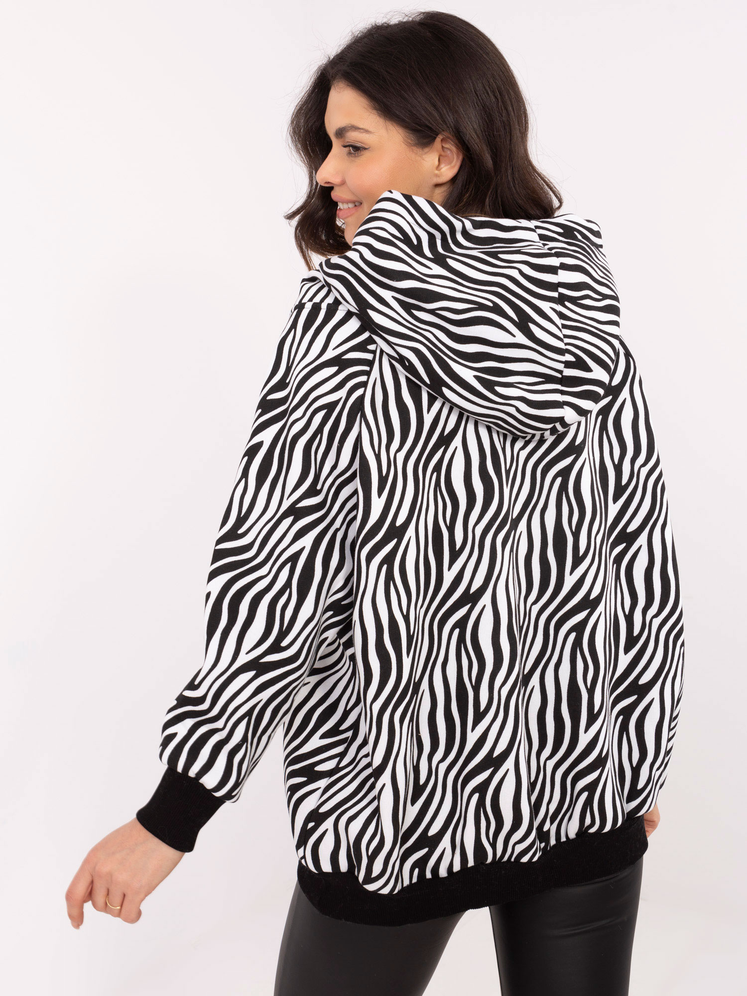 Sweatshirt-EM-BL-875.27-white-black