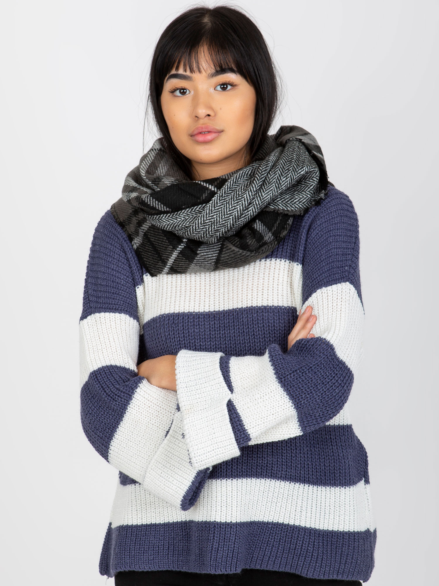 Snood-AT-KM-1402.20-black-white