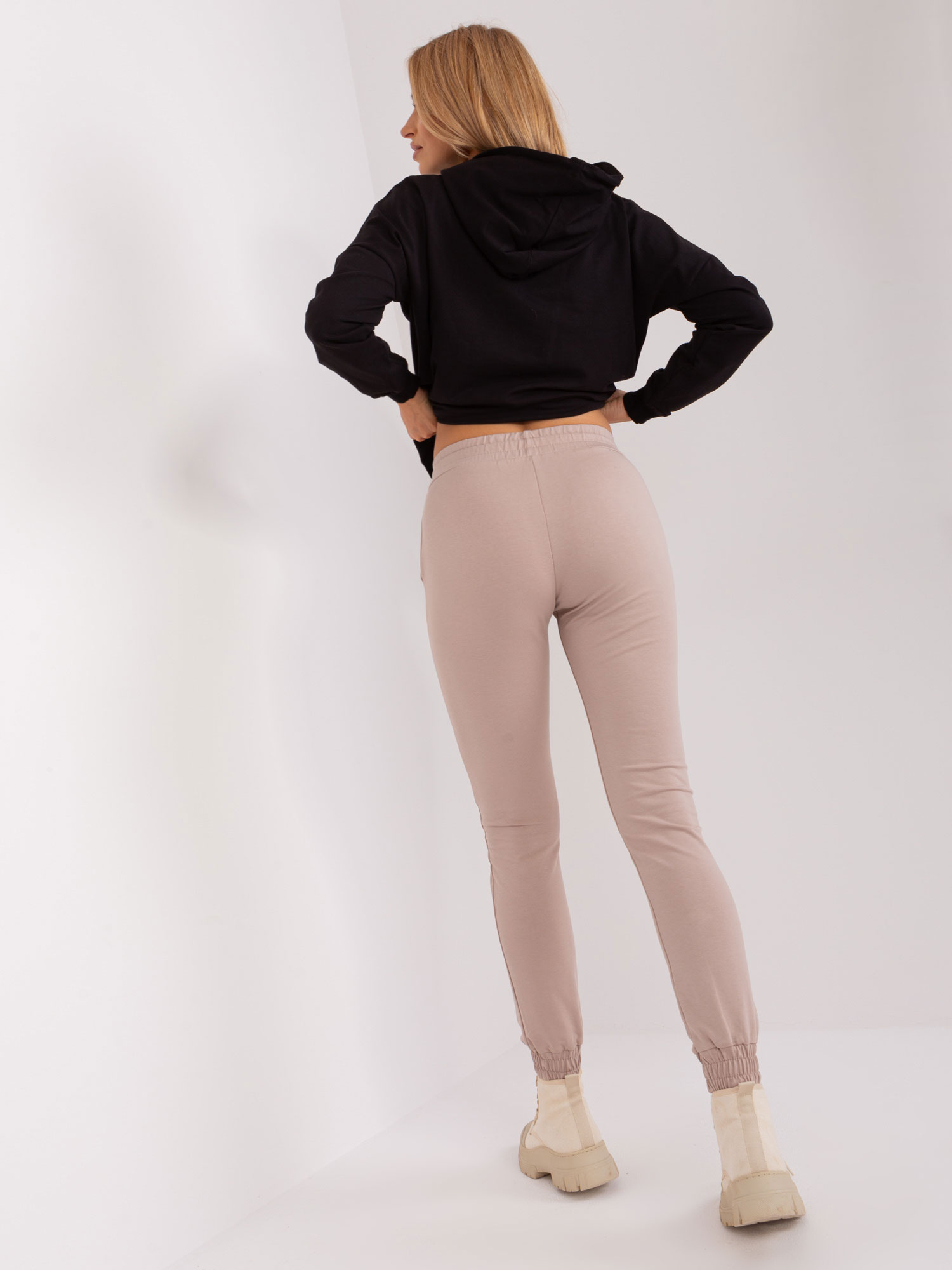 Set-RV-KMPL-9179.26-black-beige