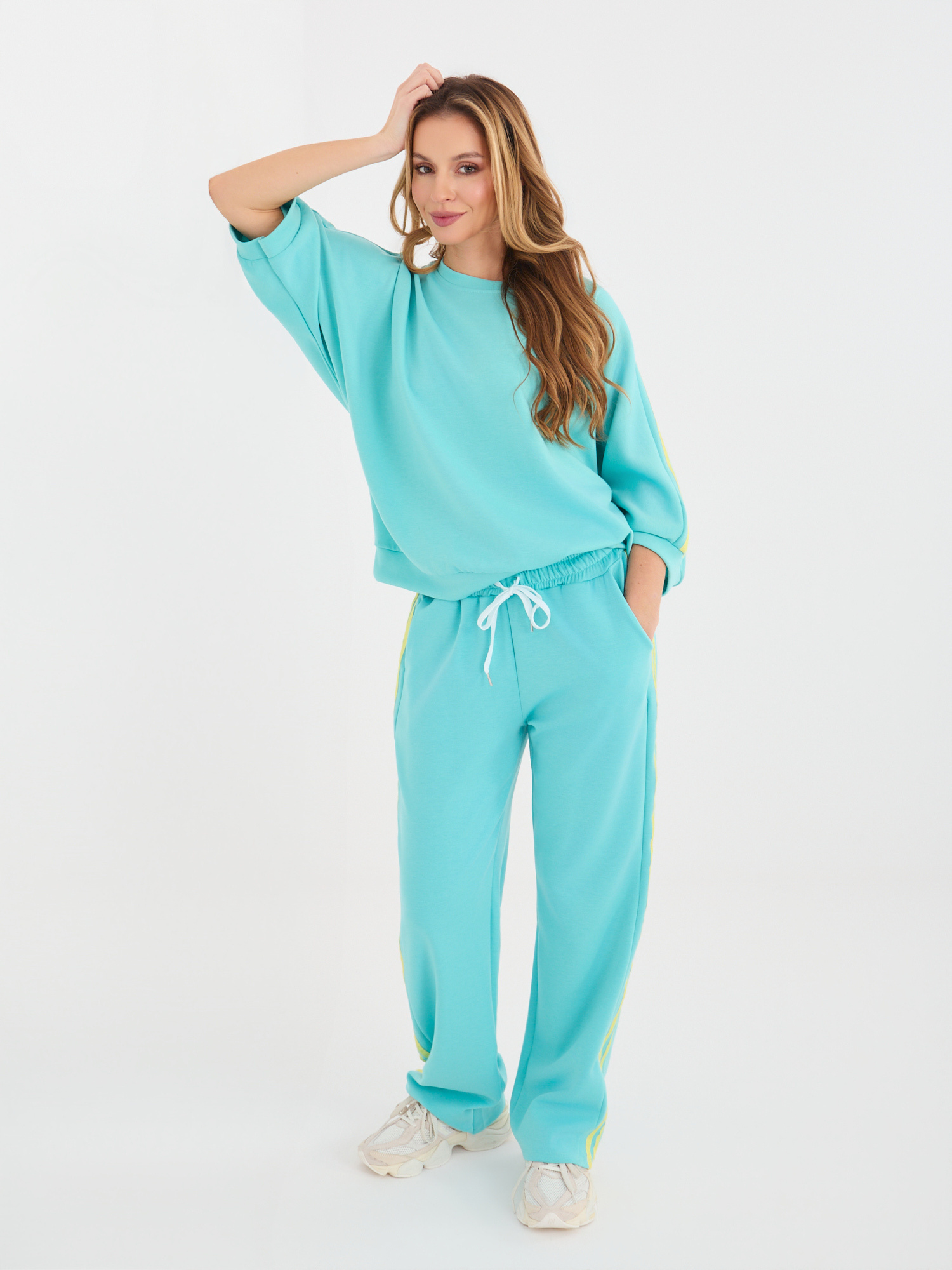 Оувърсайз тюркоазен суитчър