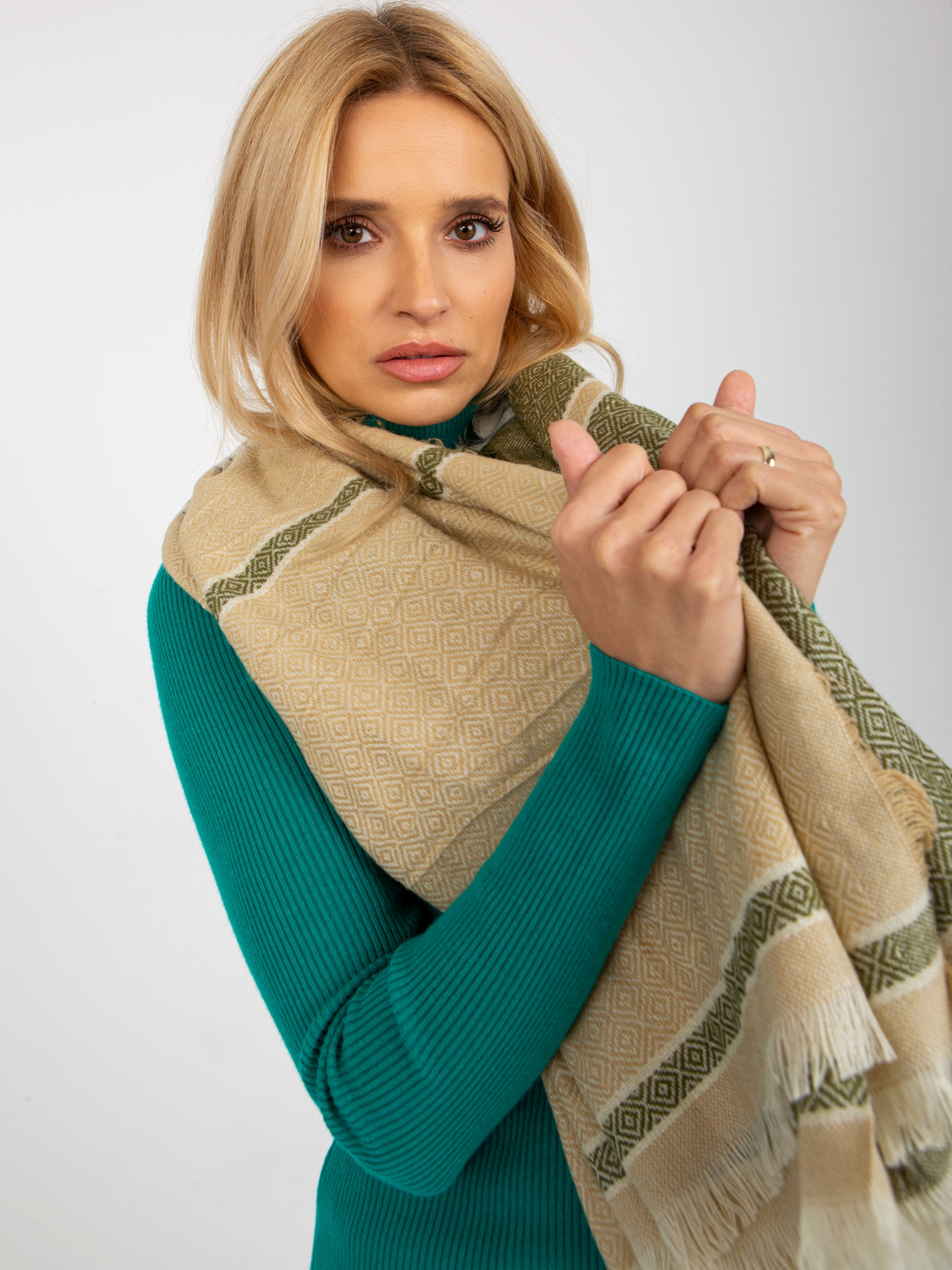 Banna-AT-CH-14201-1.77P-beige