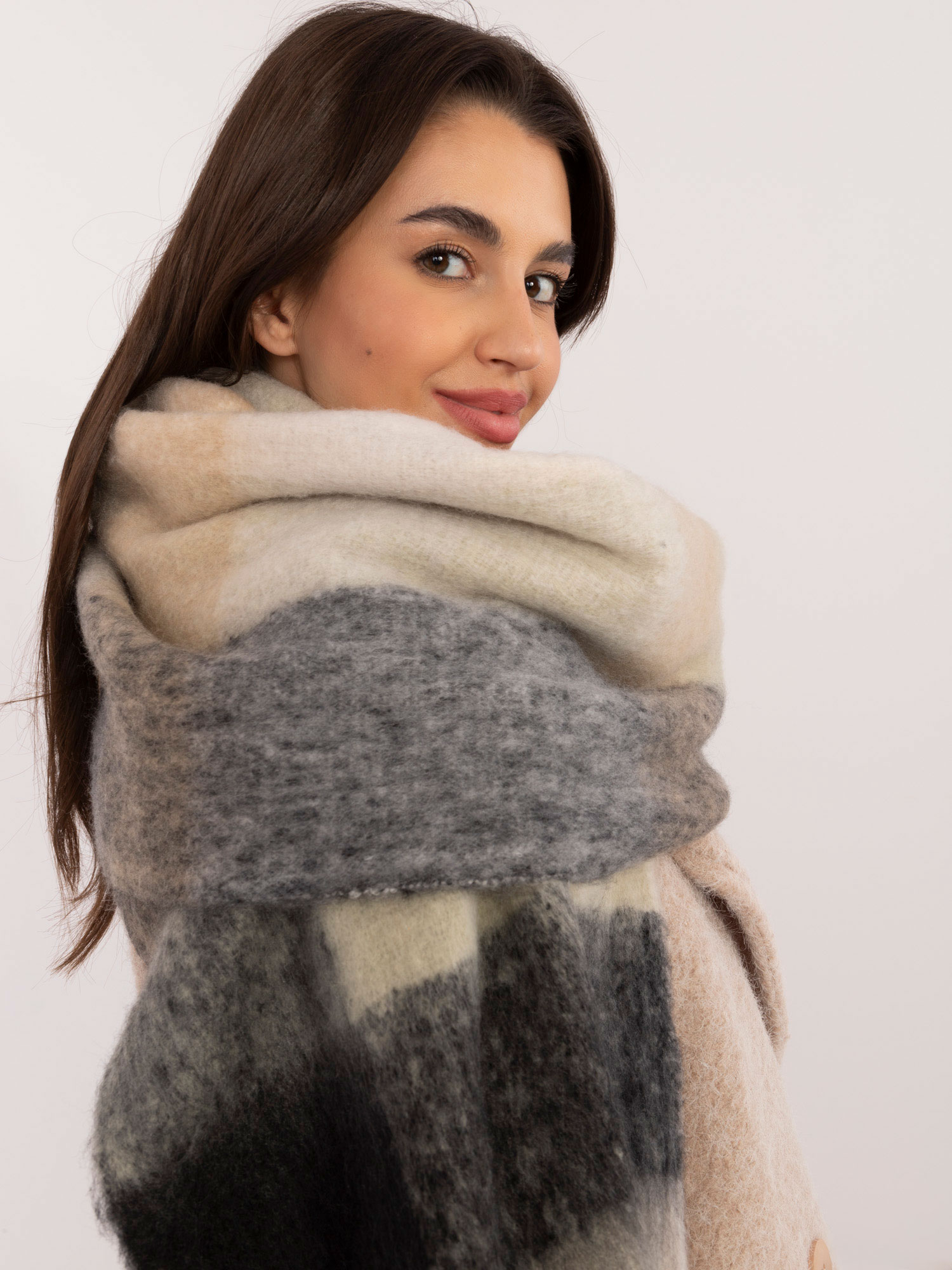 Scarf-AT-SZ-2312501.62-black-beige