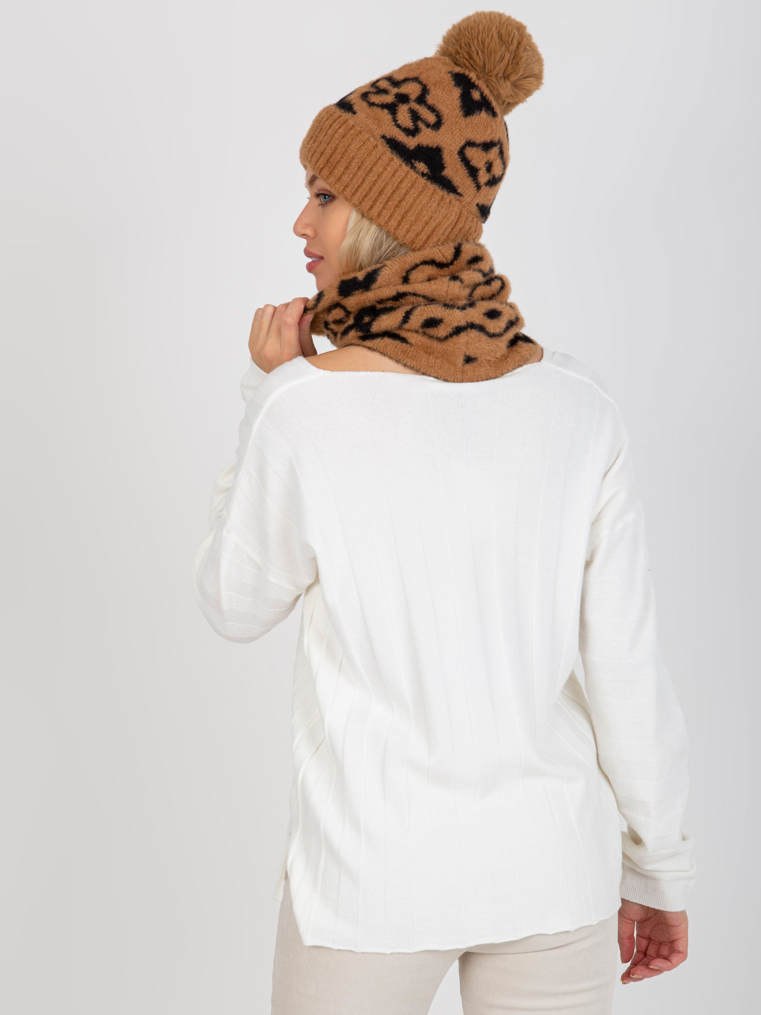 Snood-AT-KM-CM-331.87-camel