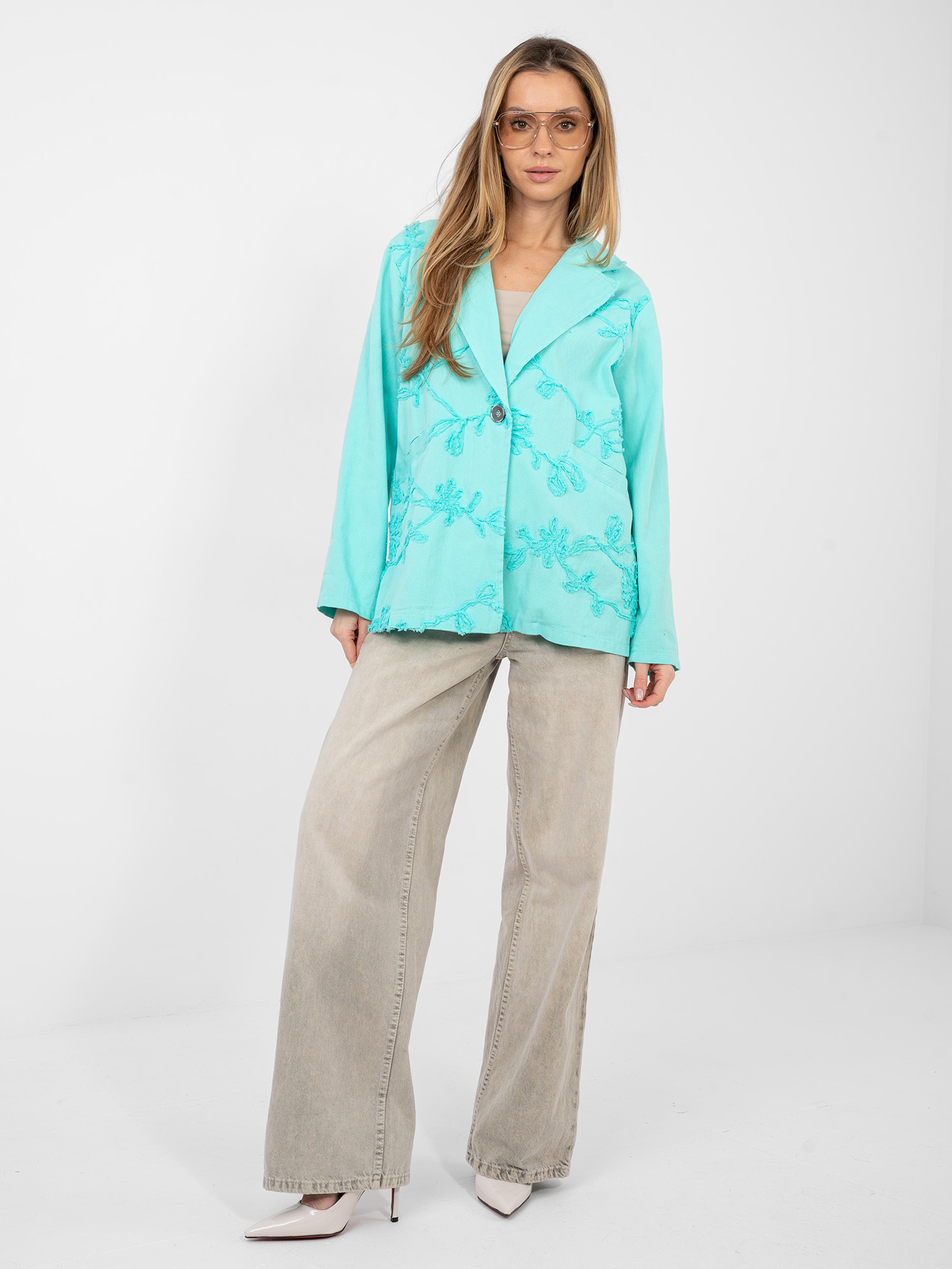 Tyrkysový blazer s výšivkou