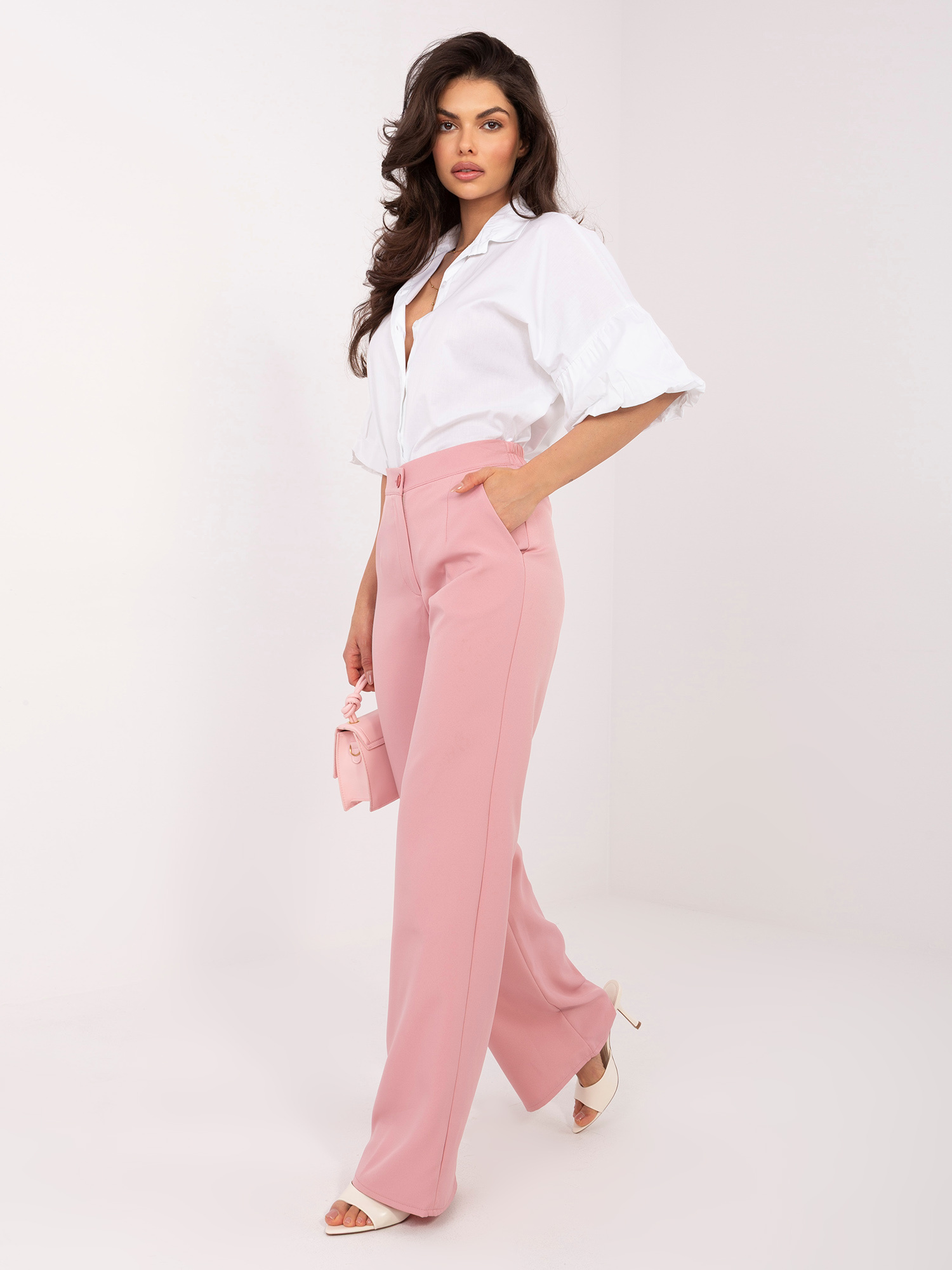 Бяла риза с копчета