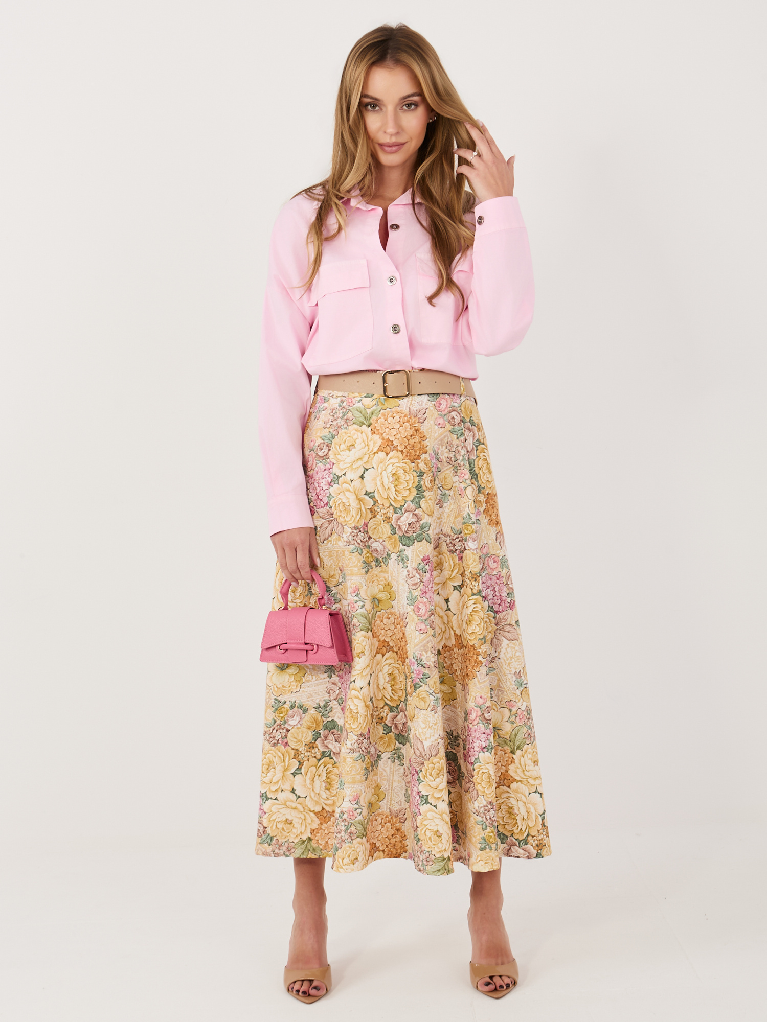 Жълта миди пола в романтичен стил