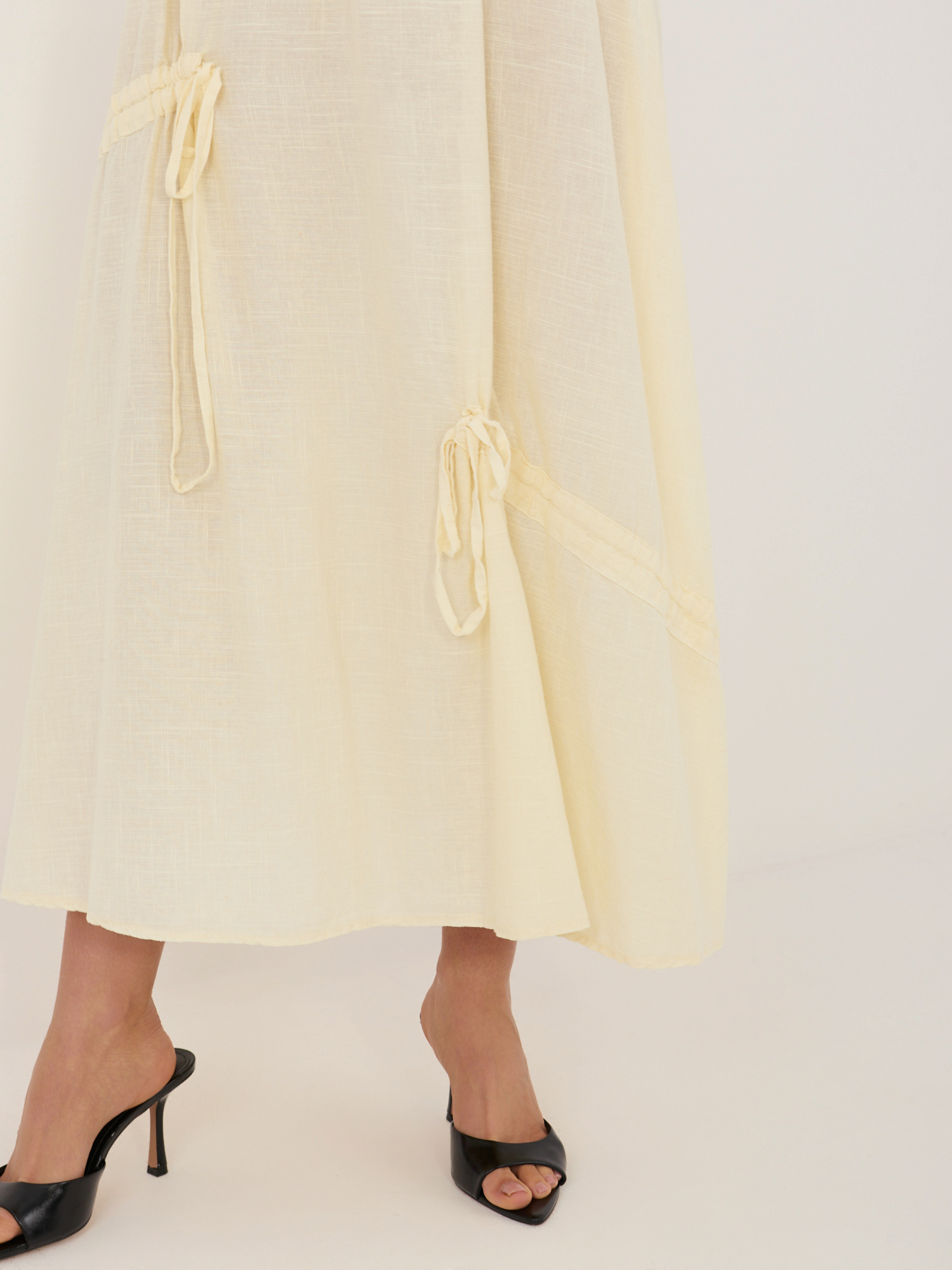 Ярко жълта лятна пола с връзки