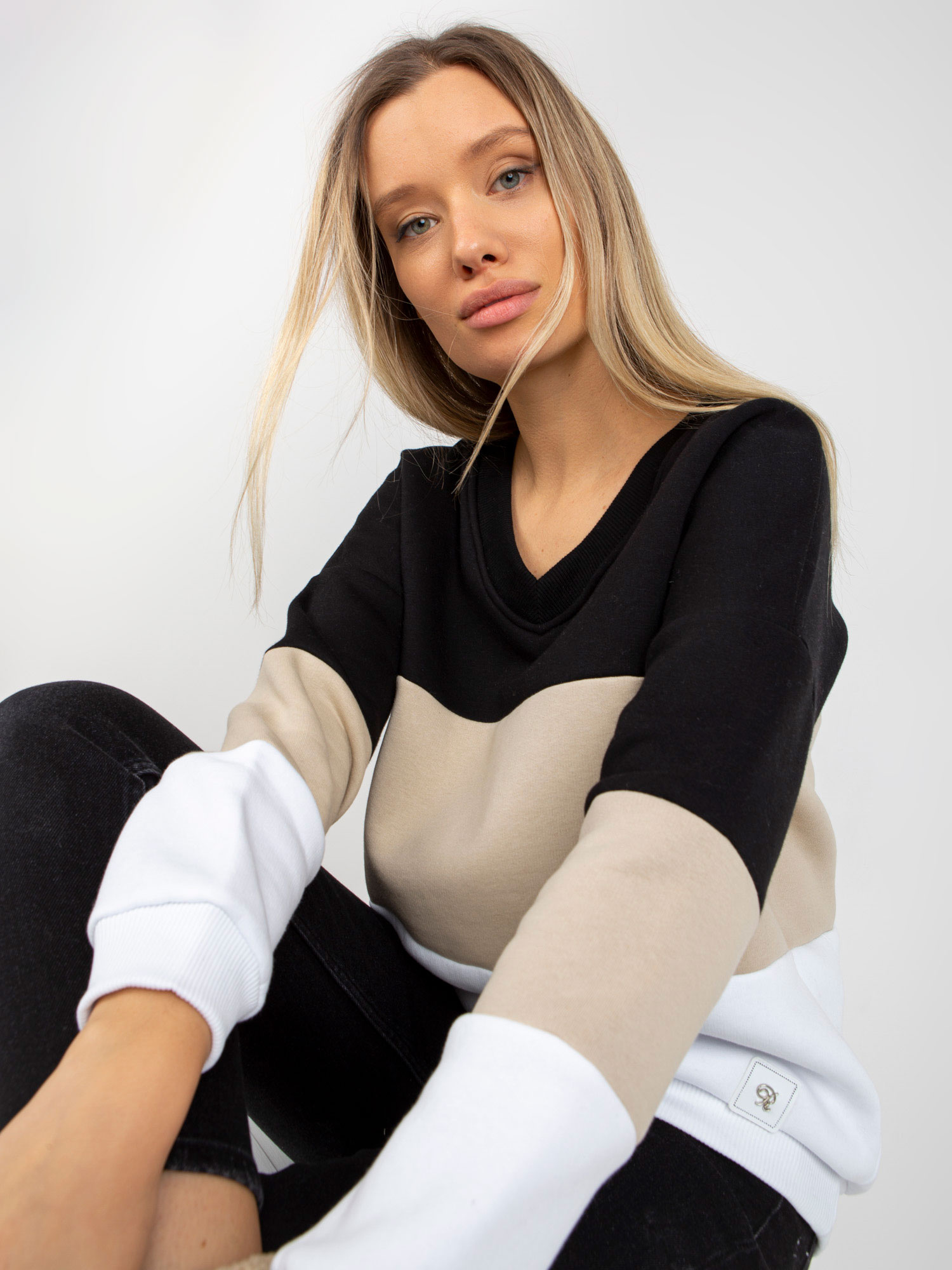 Sweatshirt-RV-BL-8377.89-black-beige