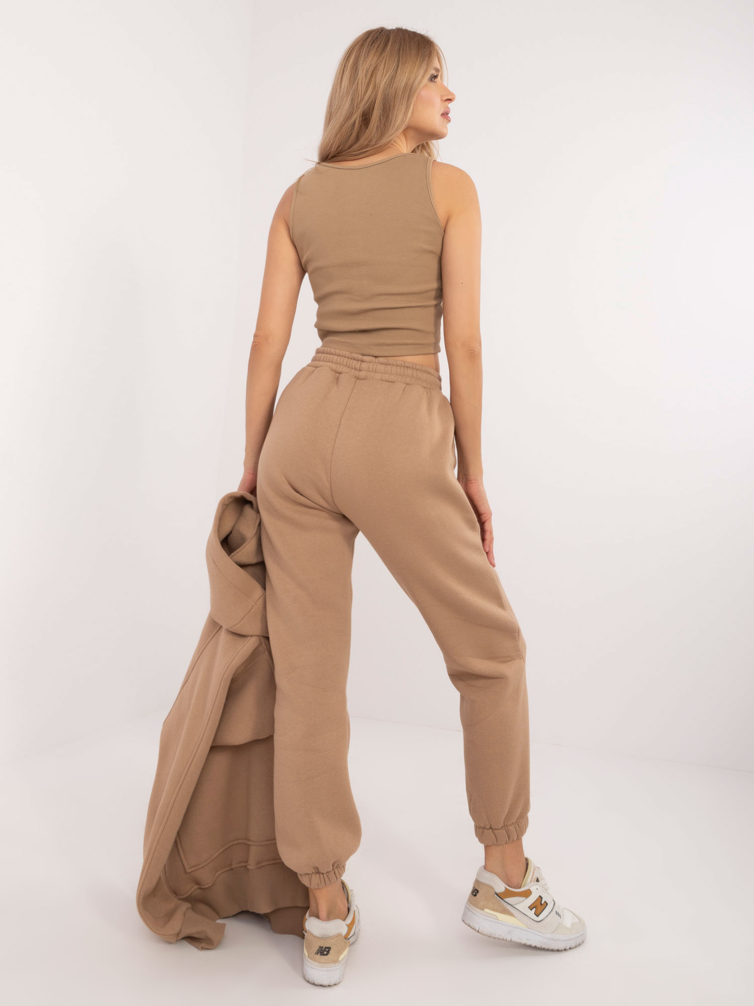Set-EM-KMPL-847.68-dark beige
