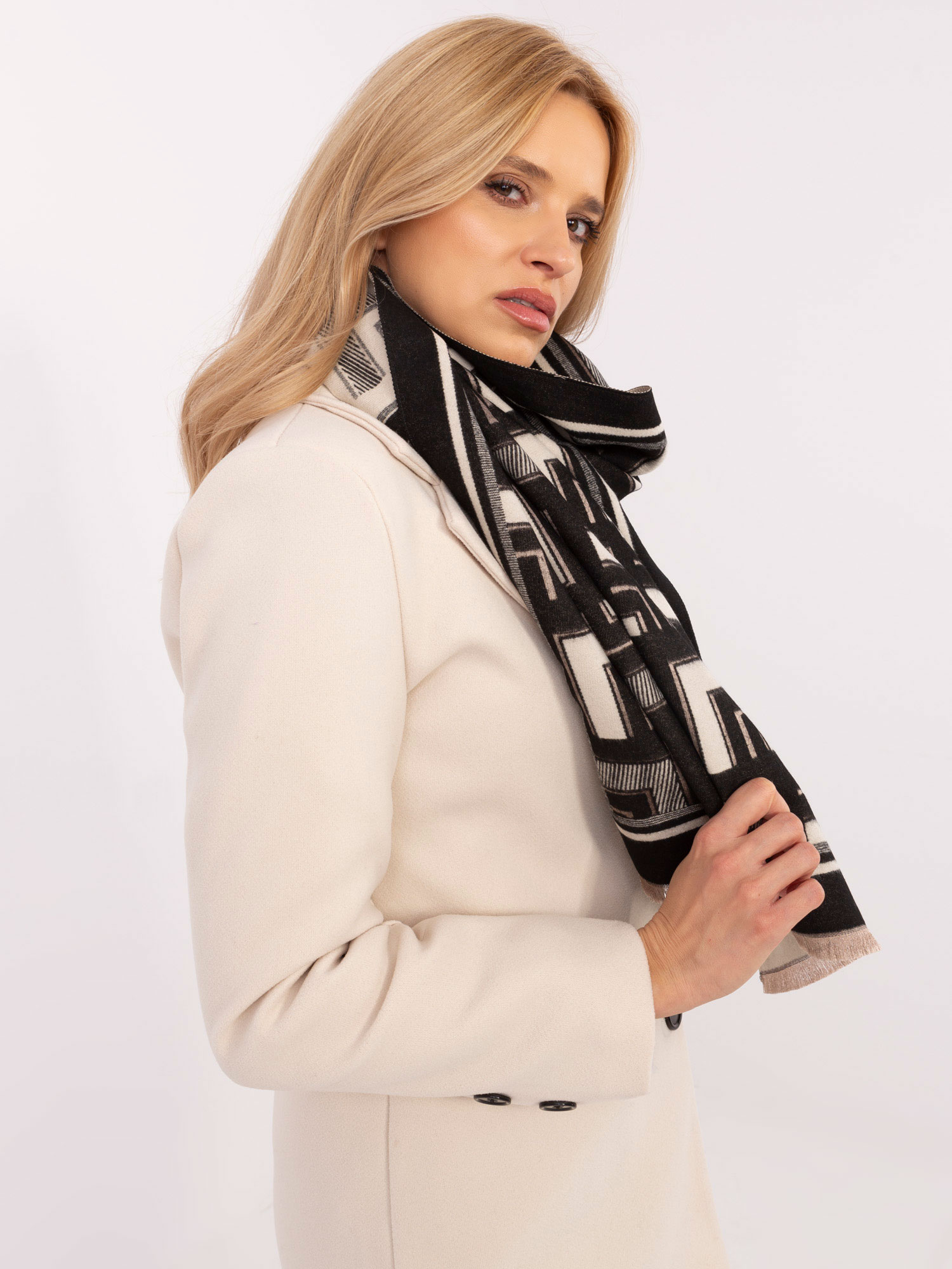 Scarf-AT-SZ-23158.32-black-white