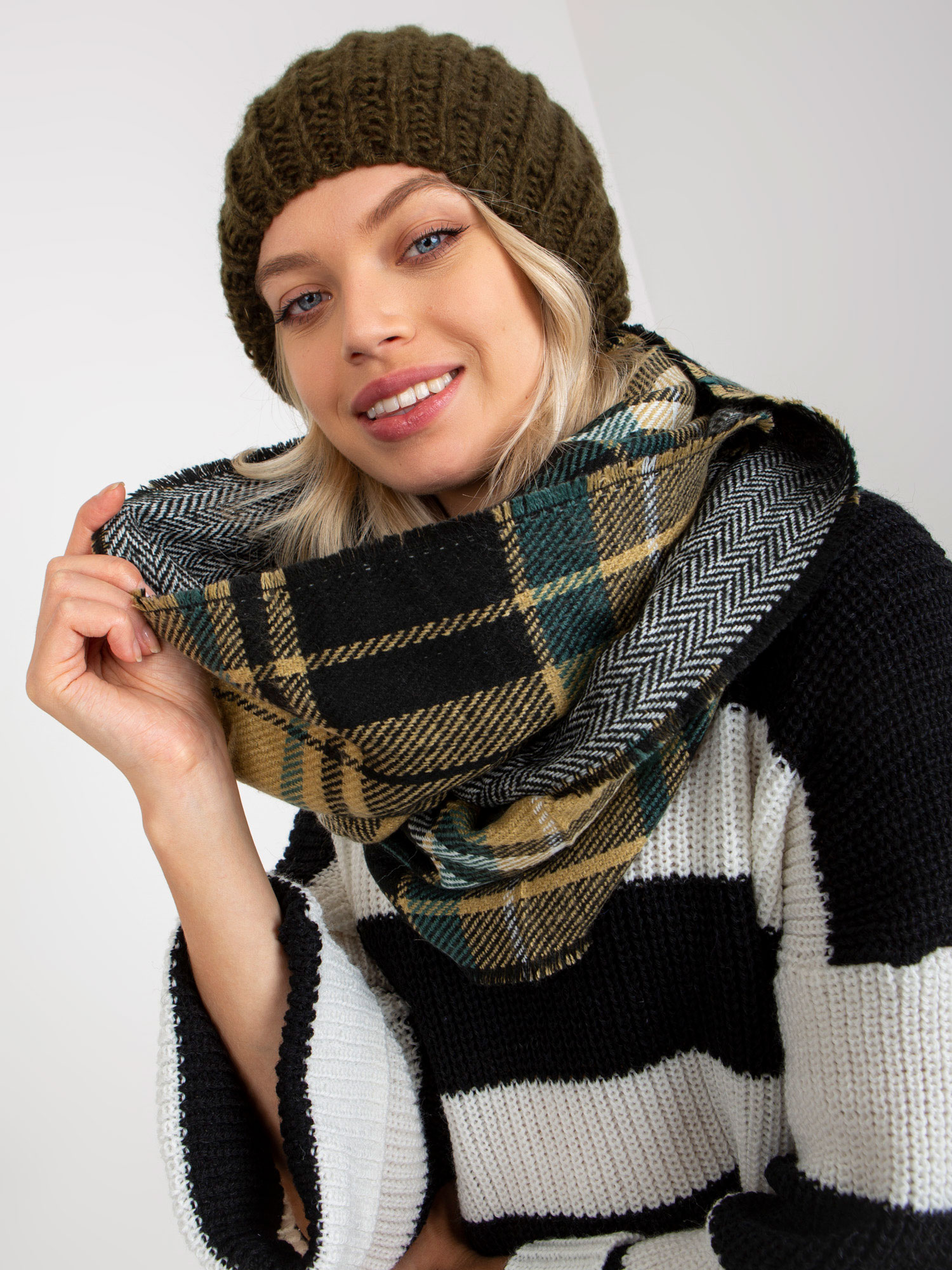 Snood-AT-KM-1402.20-black-beige