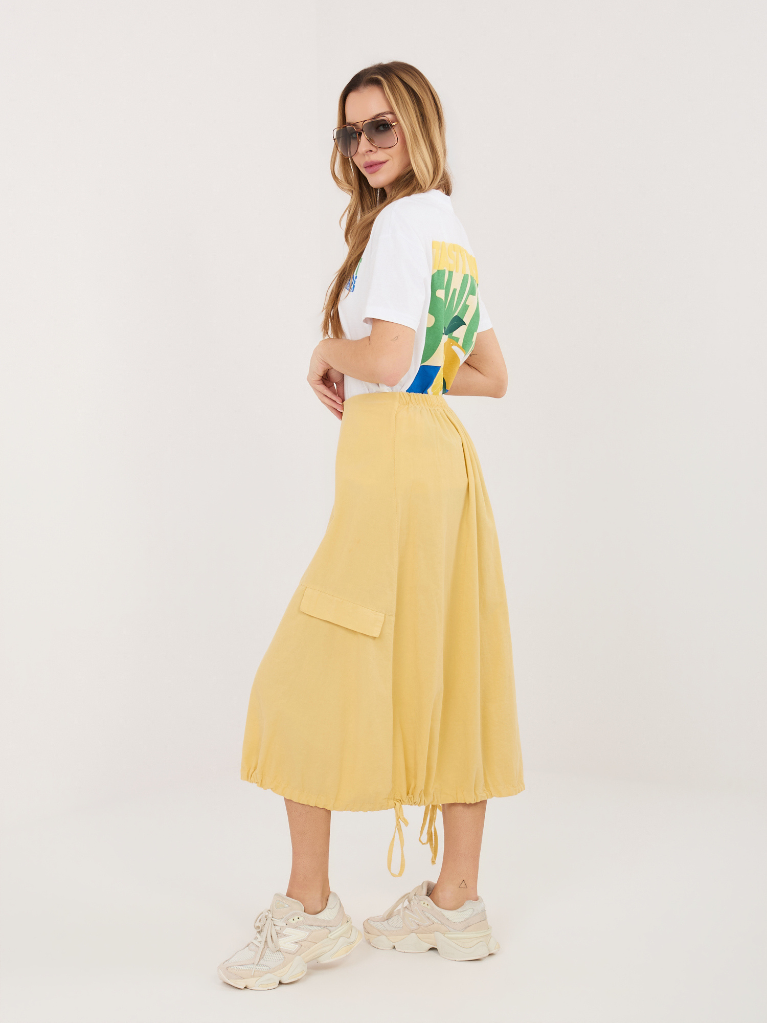 Ярко жълта кадифена карго пола