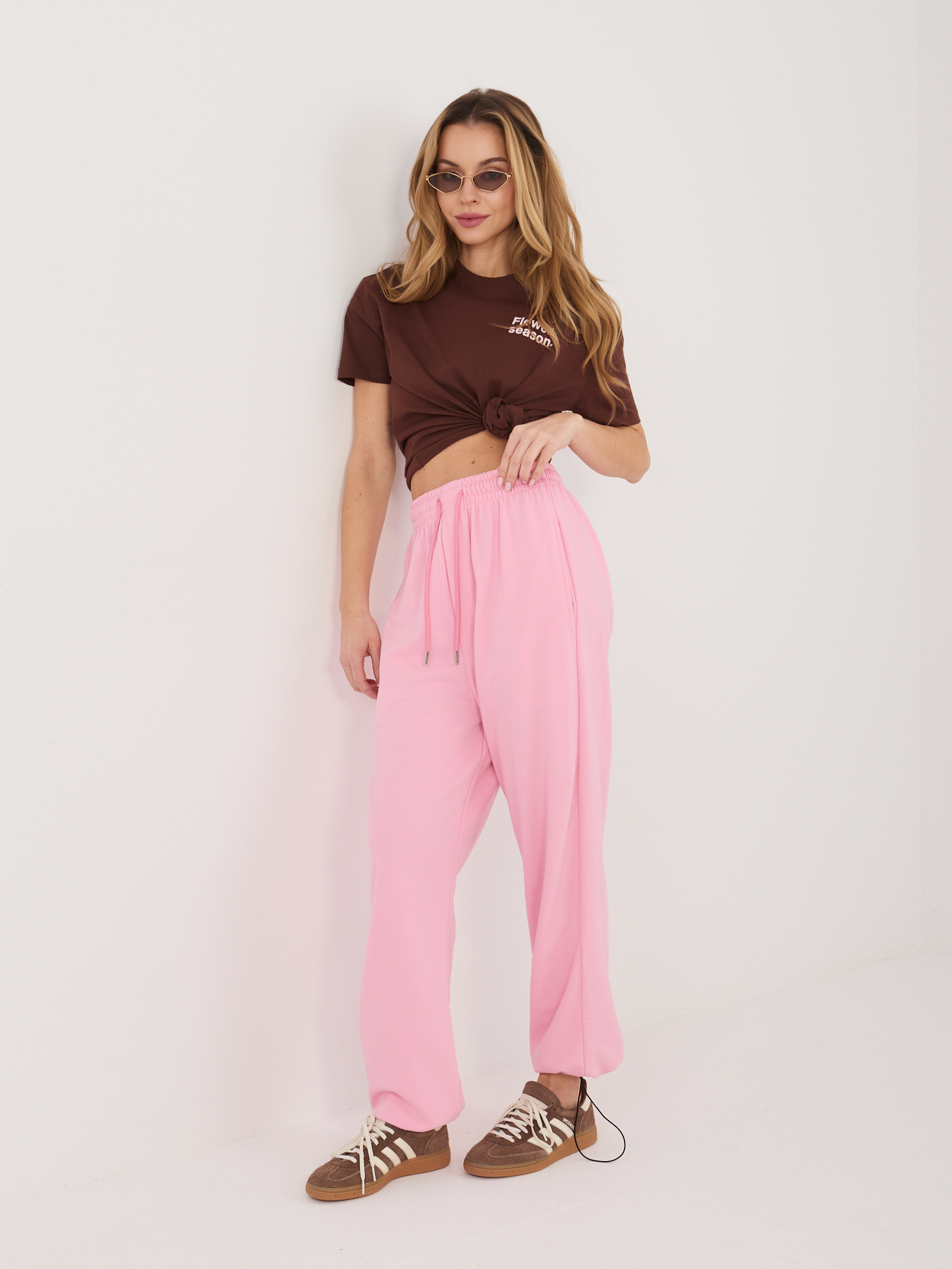 Розови спортни панталони с ластик на талията