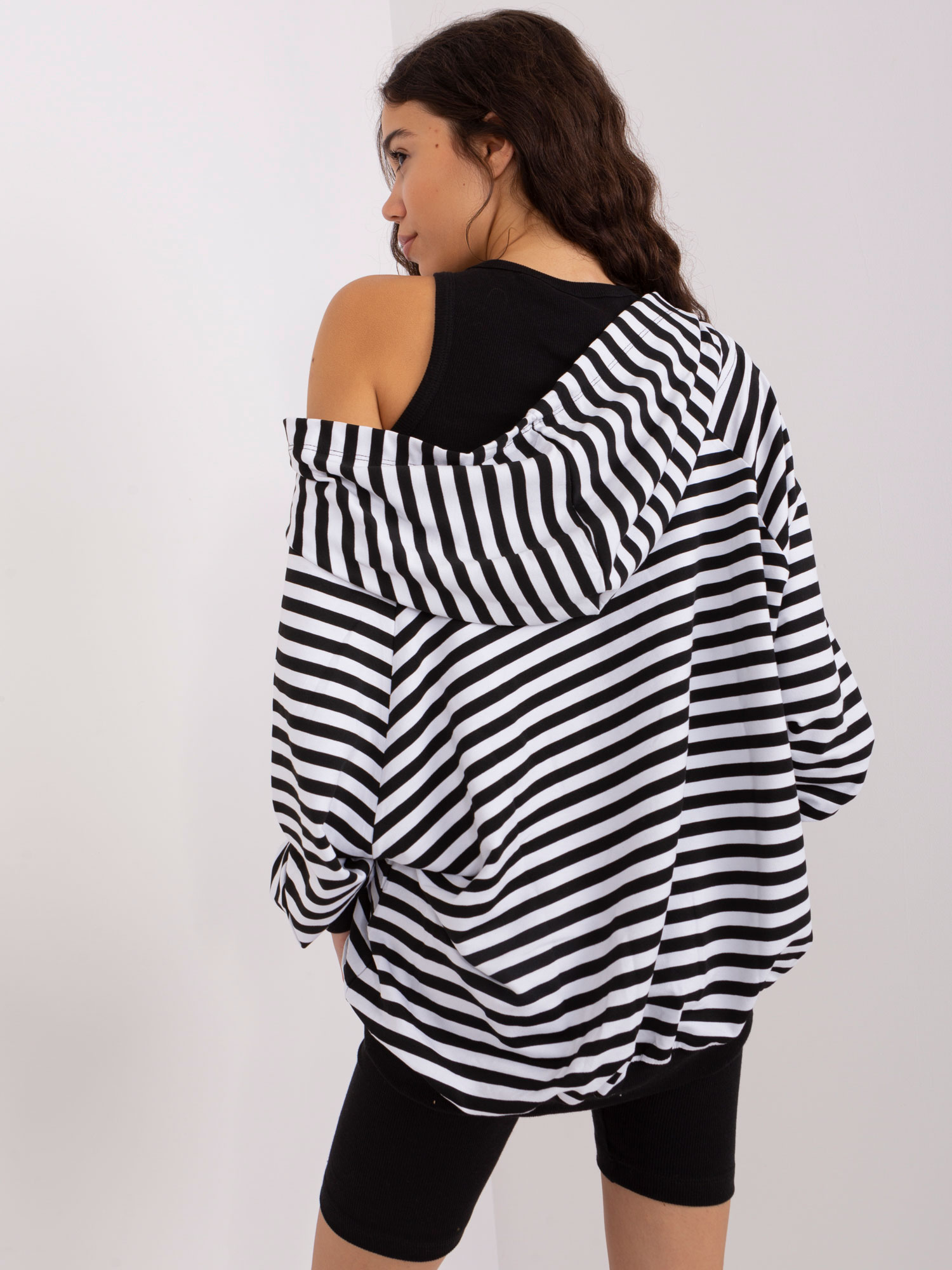 Set-EM-KMPL-828.14-black-white