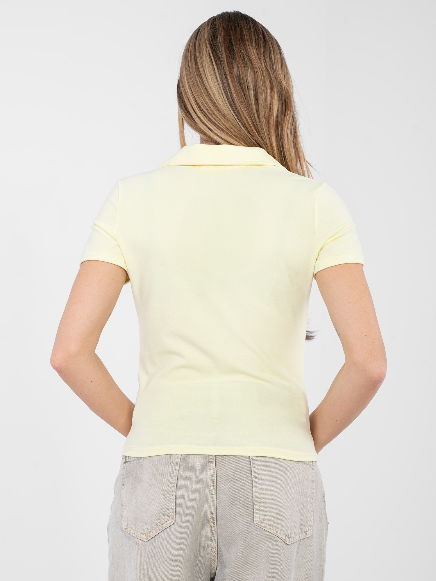 Светложълта блуза с къс ръкав