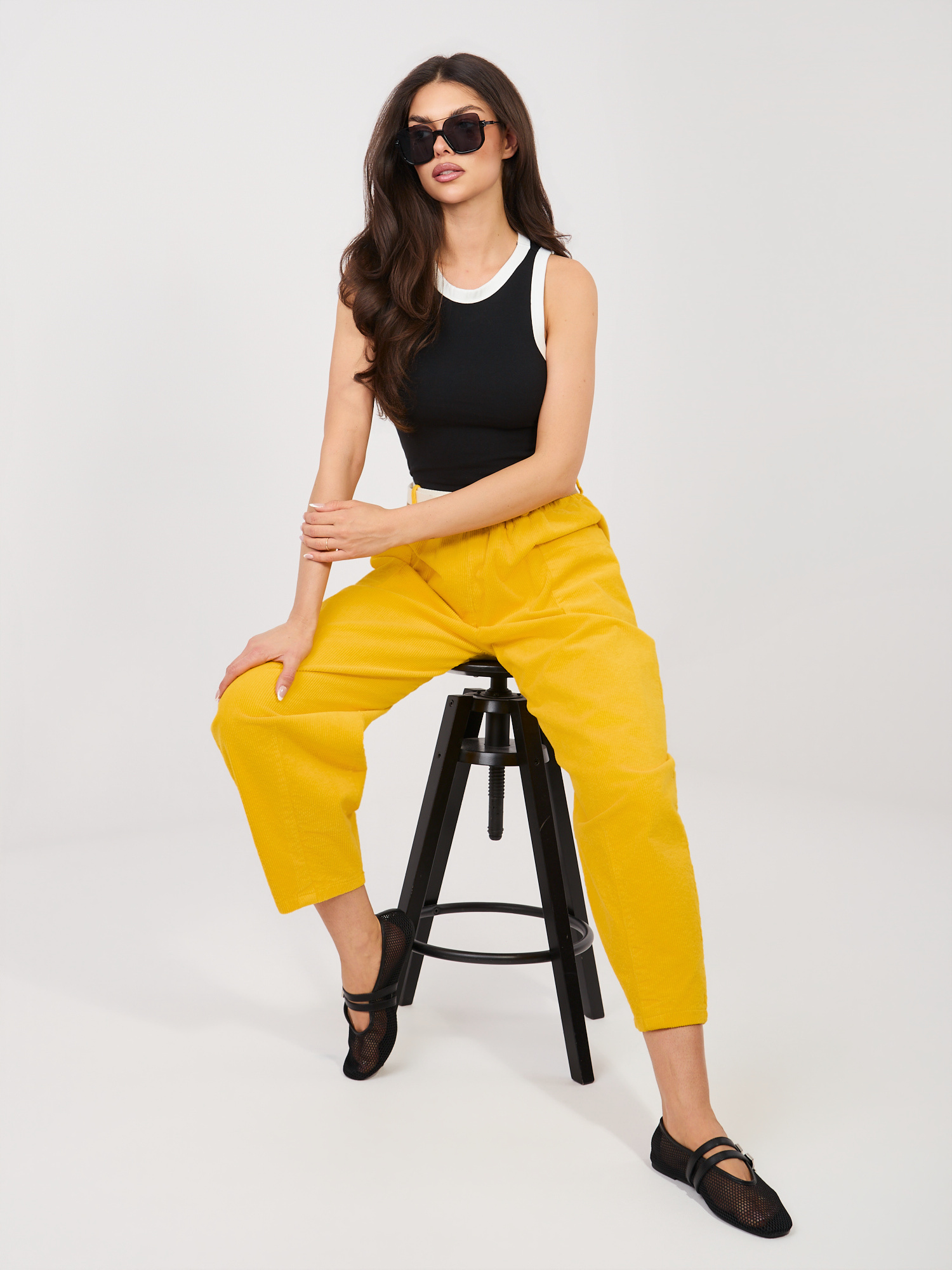 Къс черен памучен топ