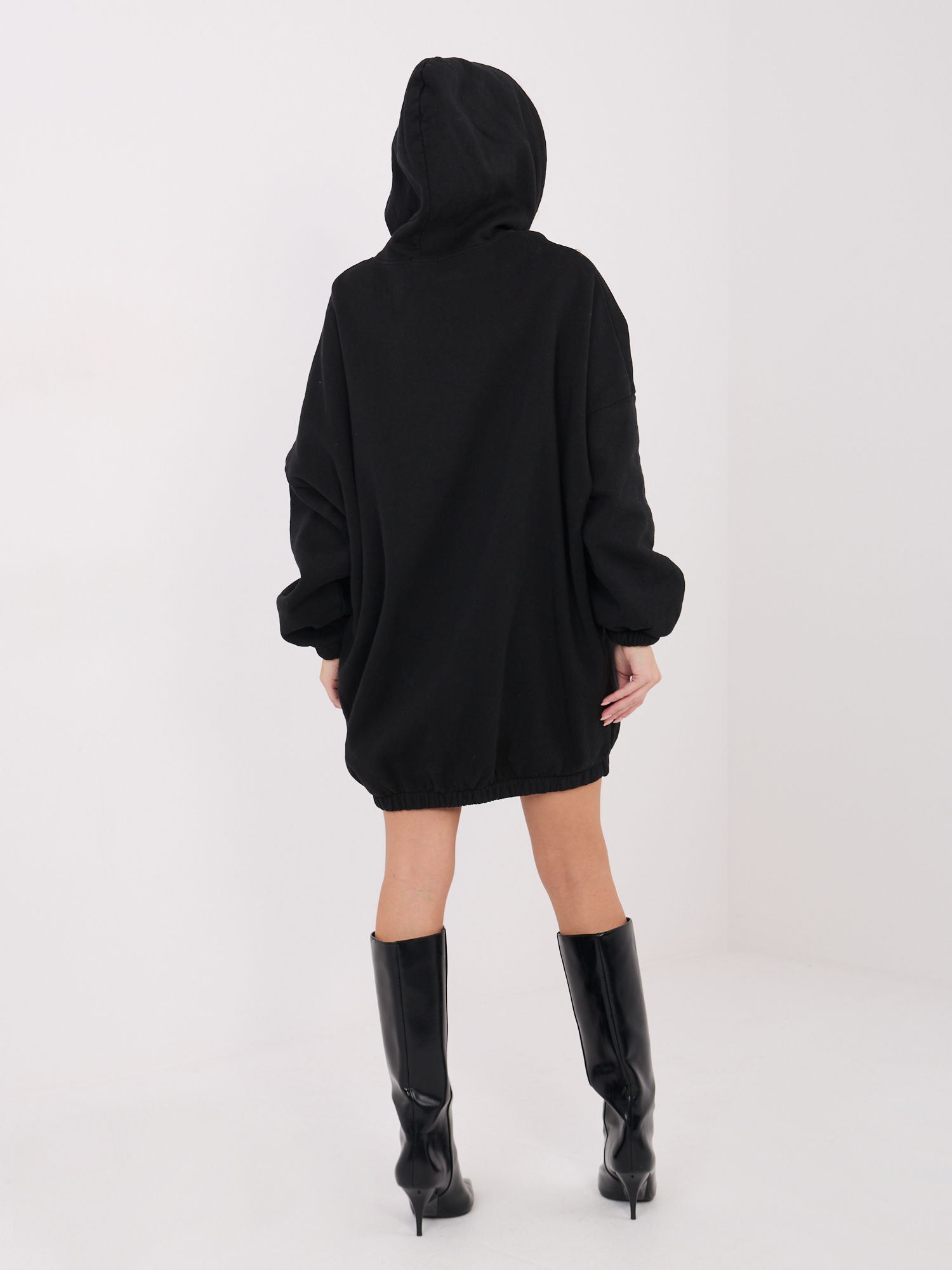 Čierne mikinové šaty s kapucňou