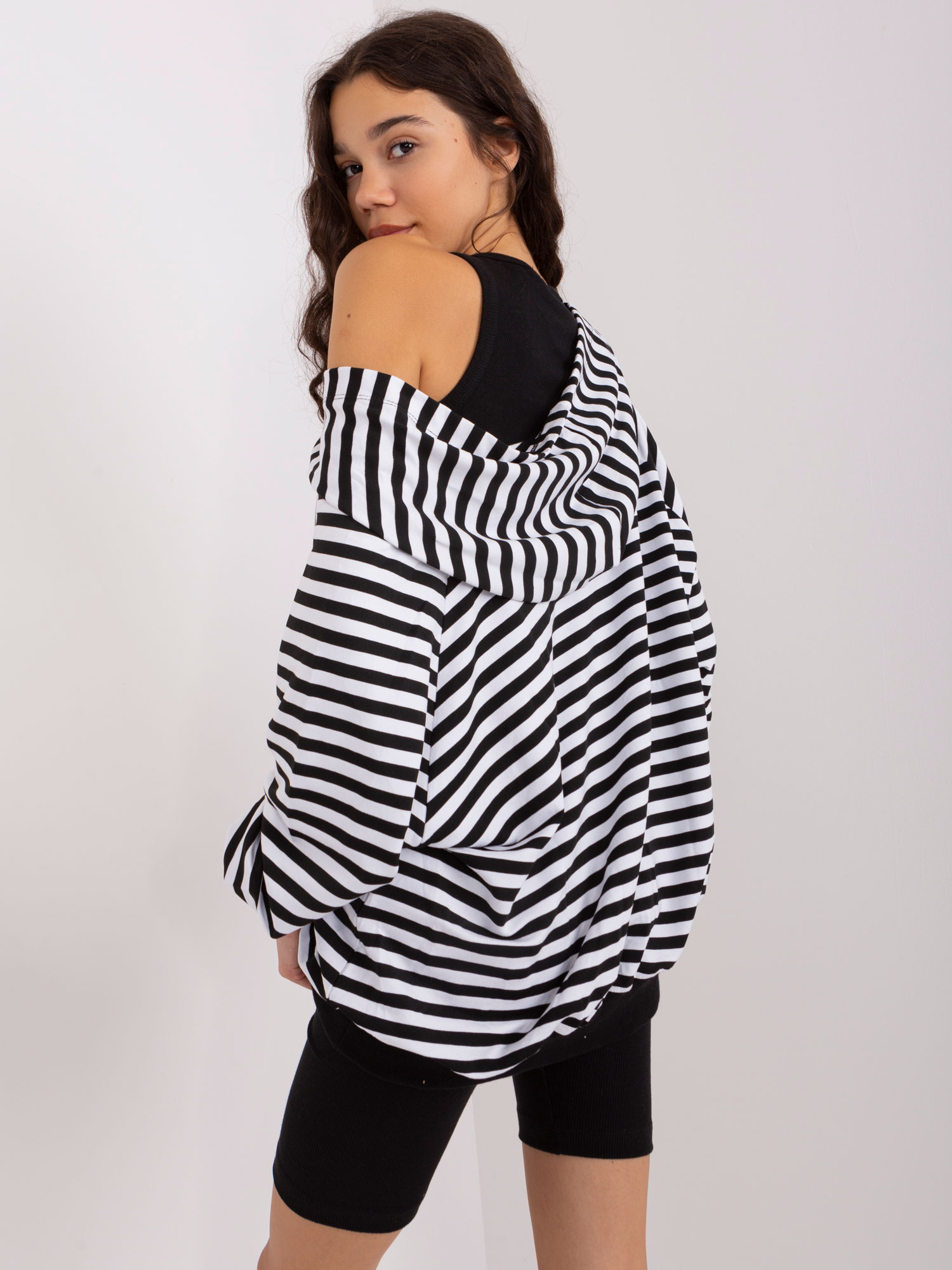 Set-EM-KMPL-828.14-black-white