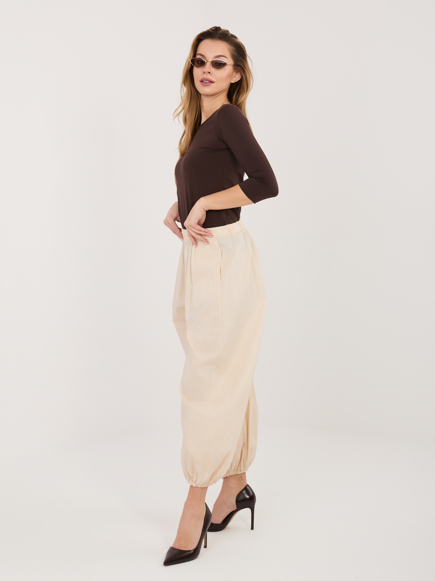 Светлобежови панталони Parachute RUE PARIS