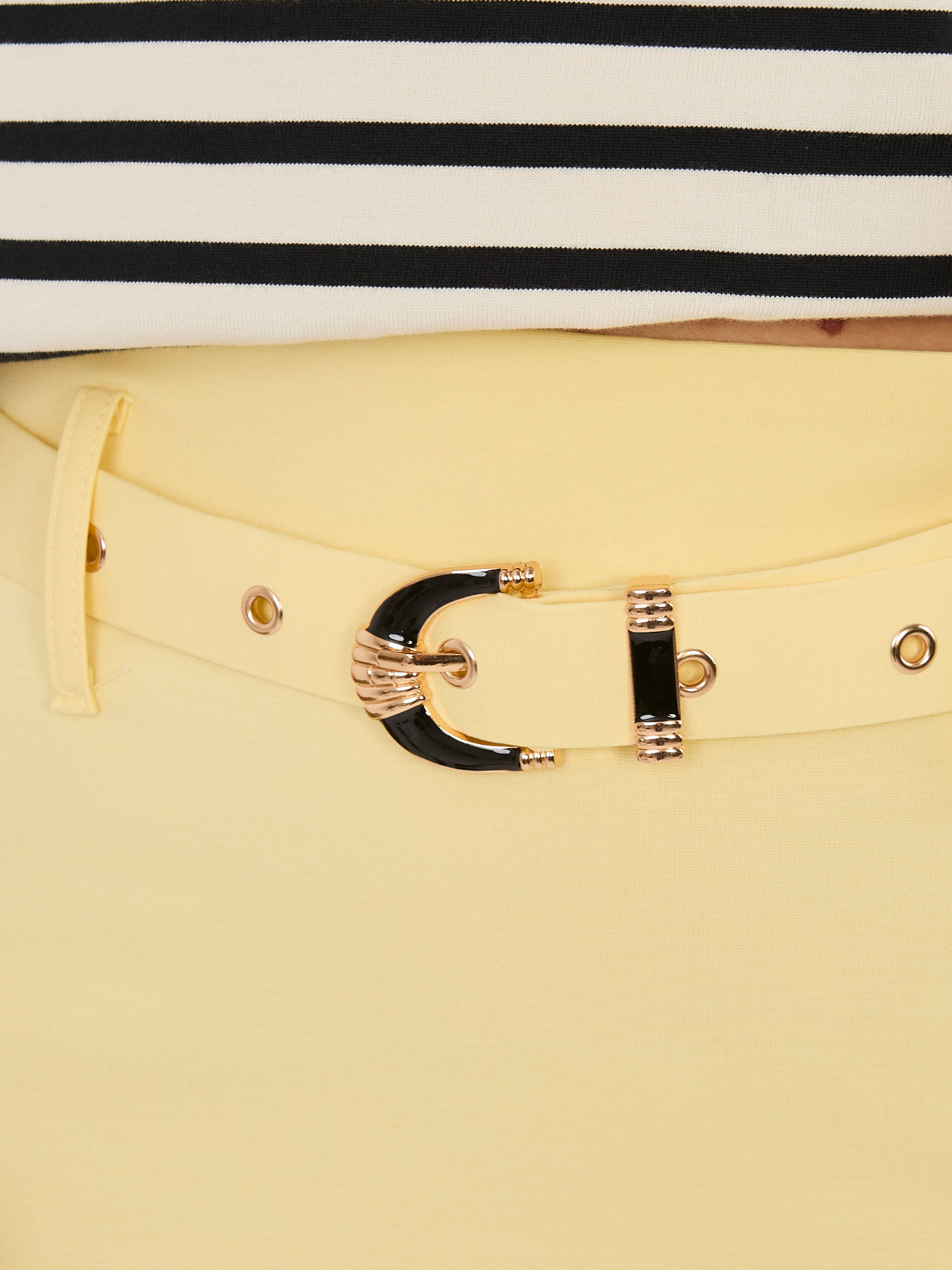 Елегантна жълта пола с колан