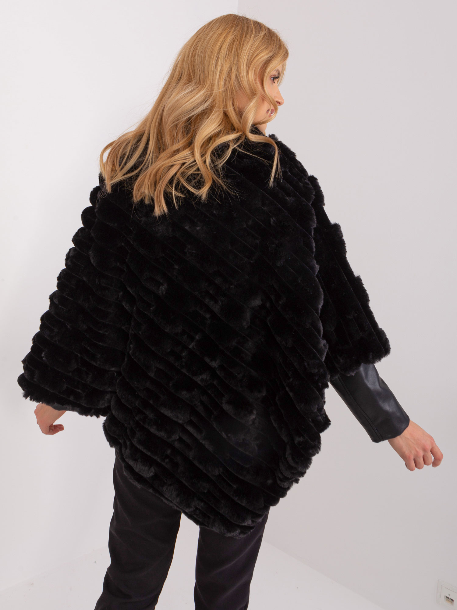 Poncho-AT-PN-2347.16-black