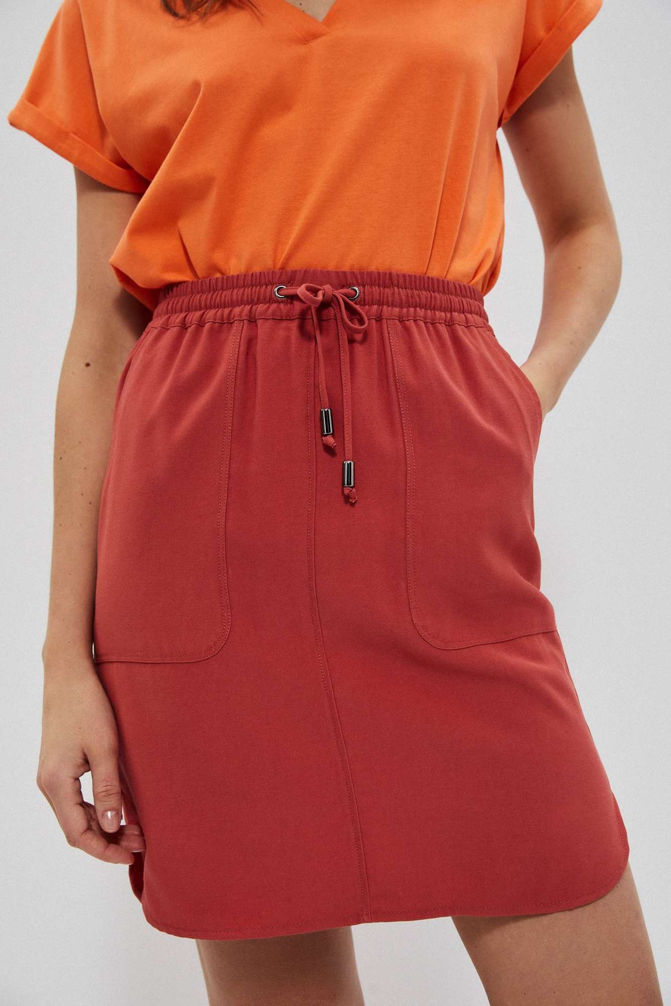 Viscose skirt with pockets