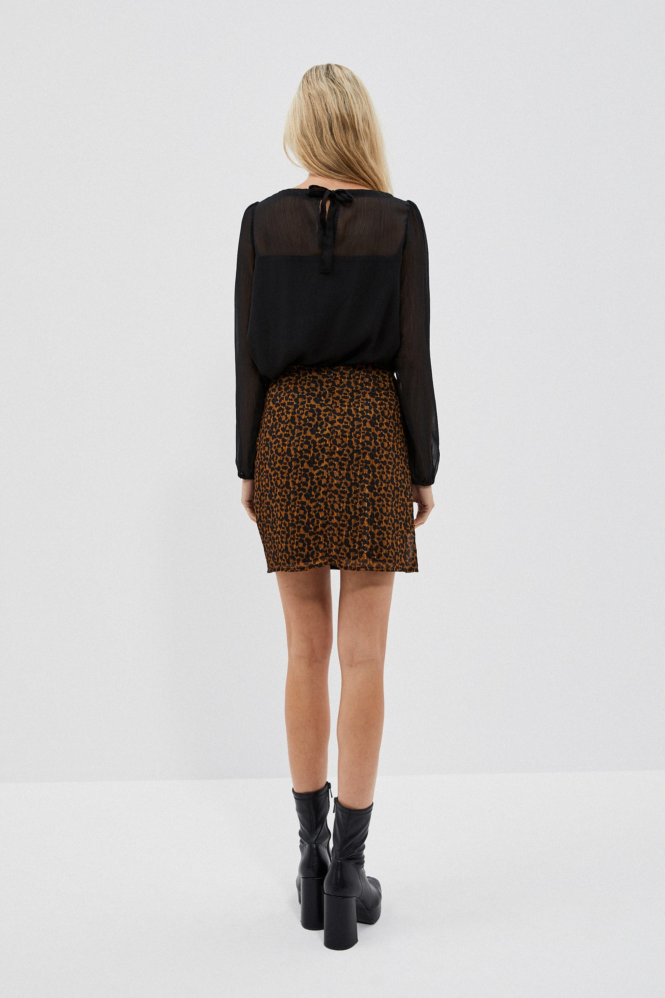 Skirt with print and metallic thread