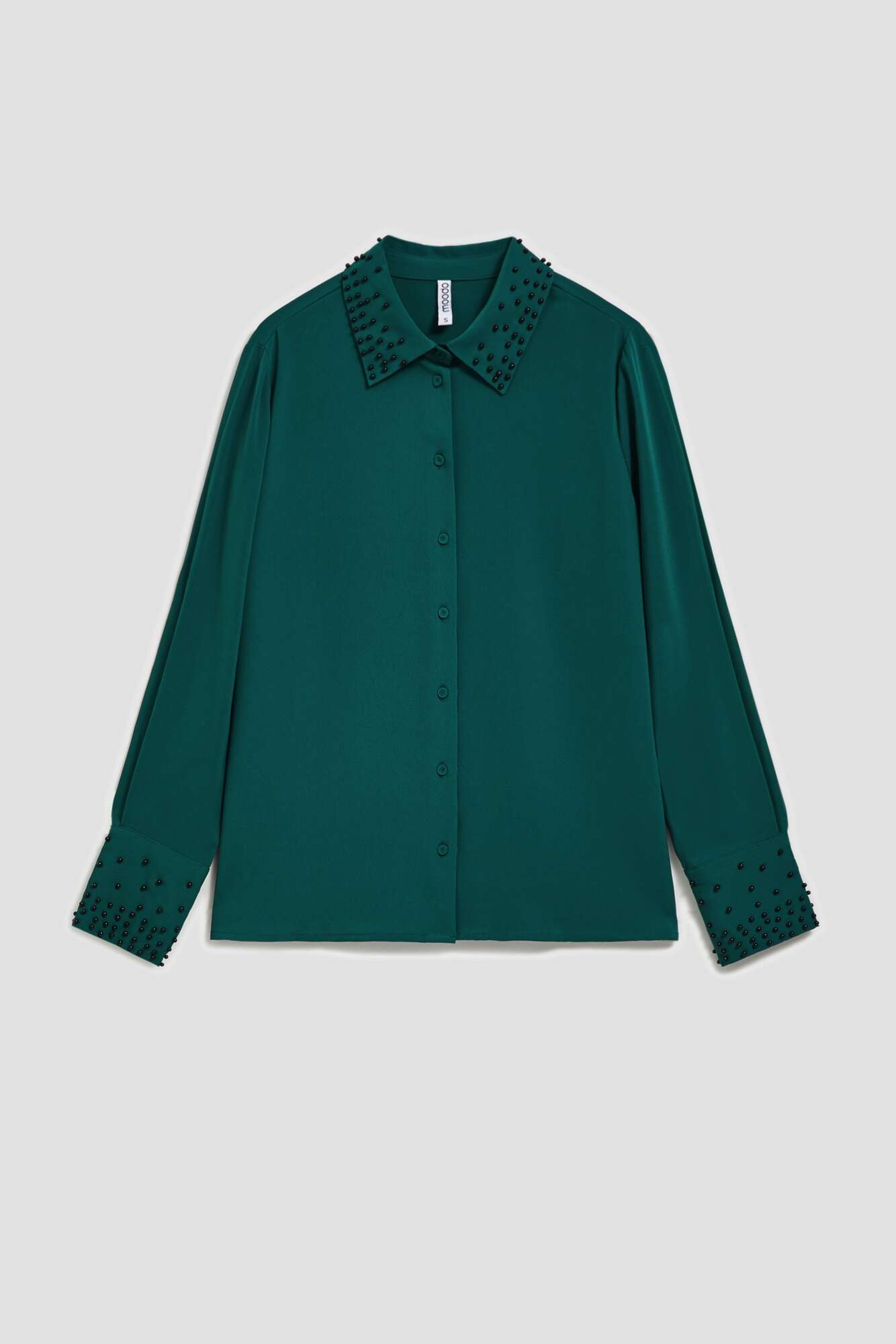 Shirts made of beads