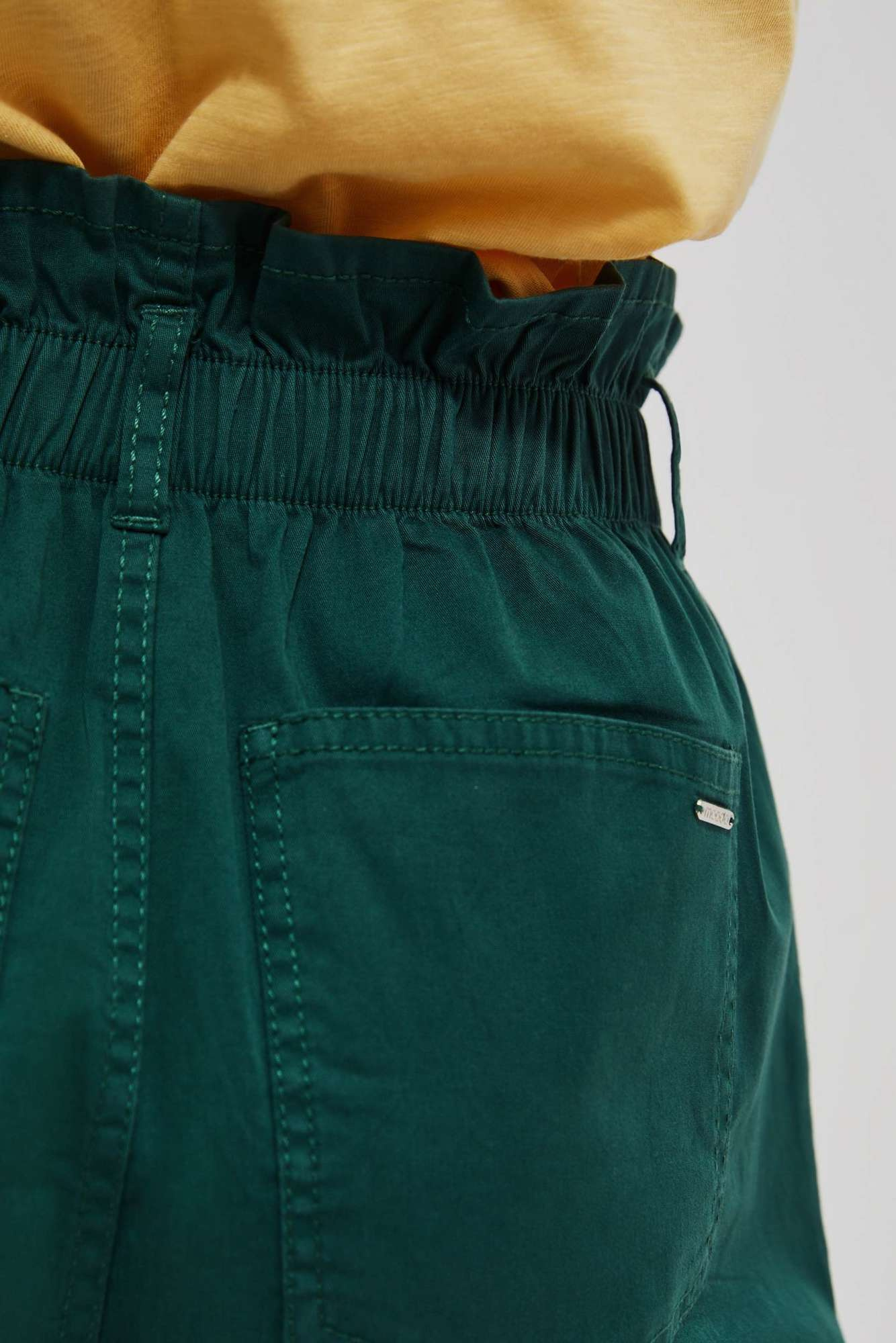 WOMEN&#039;S SHORTS L-SH-4010 PALM LEAF