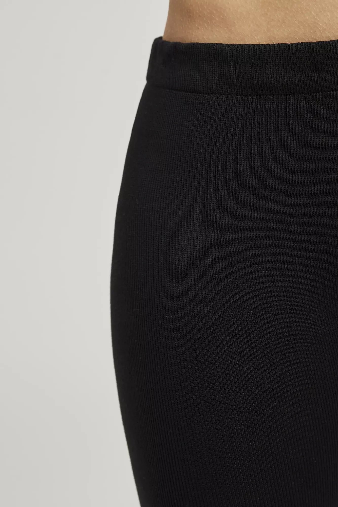 Women&#039;s shorts MOODO - black