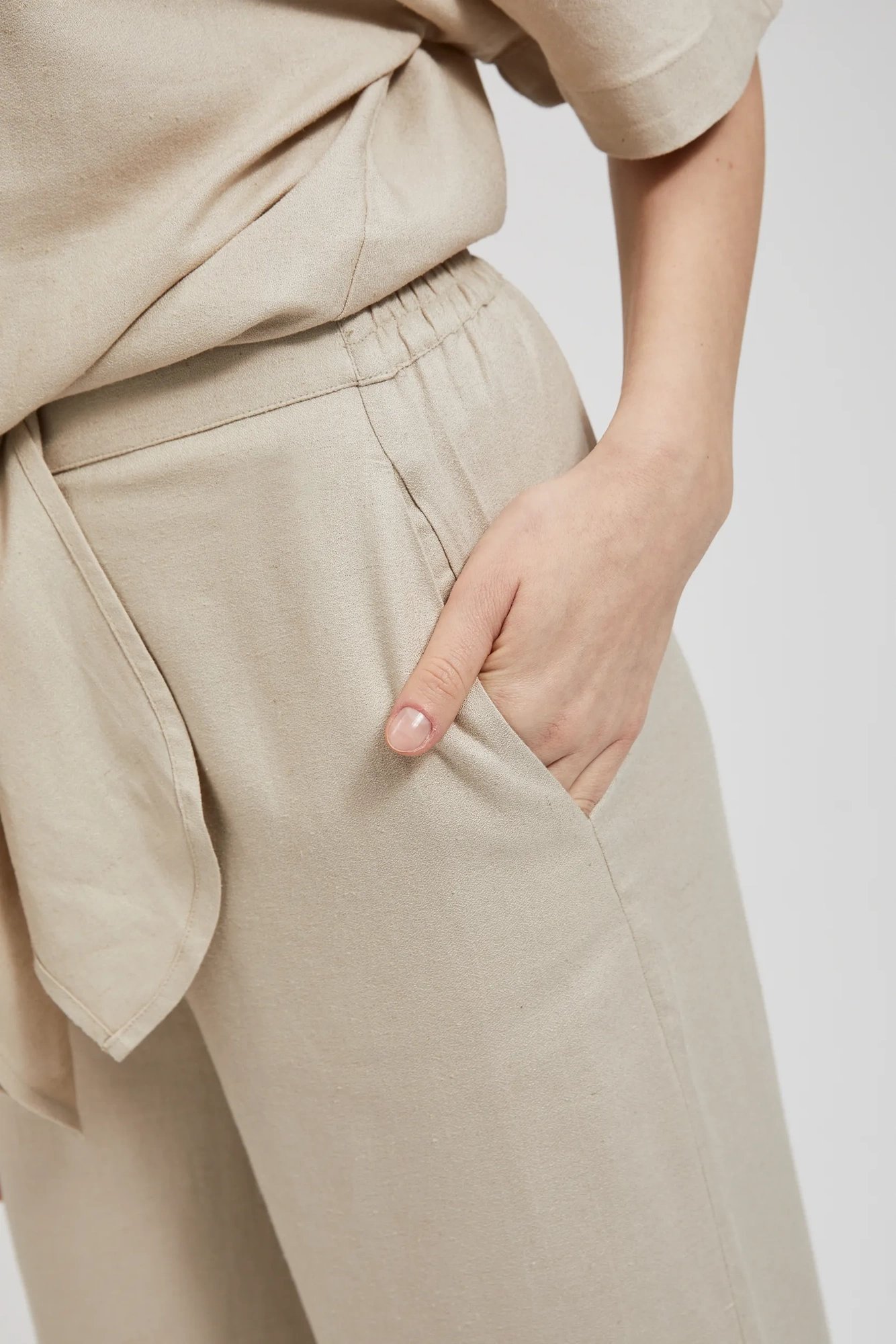 Women's linen trousers MOODO - beige