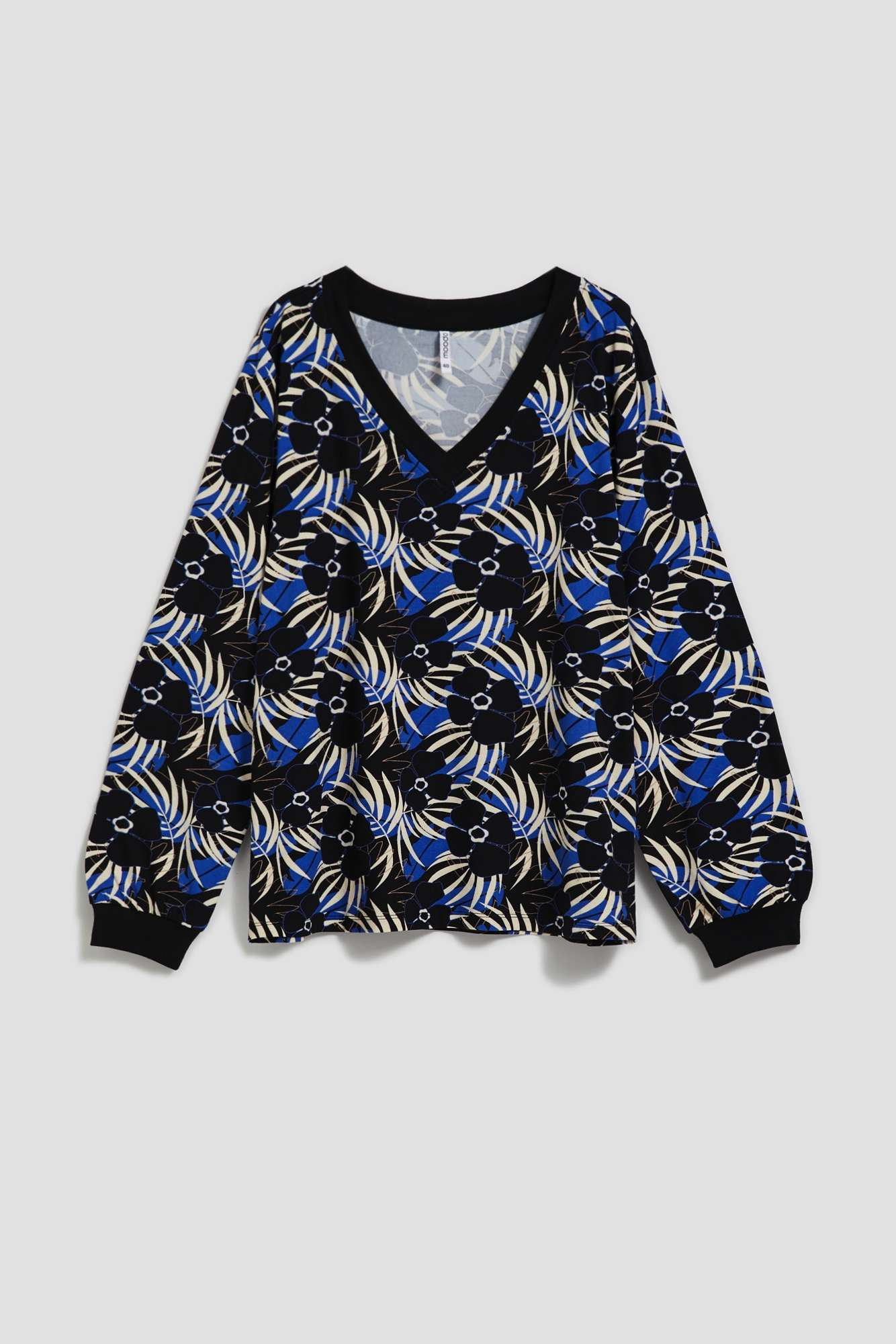 Patterned blouse with V-neck