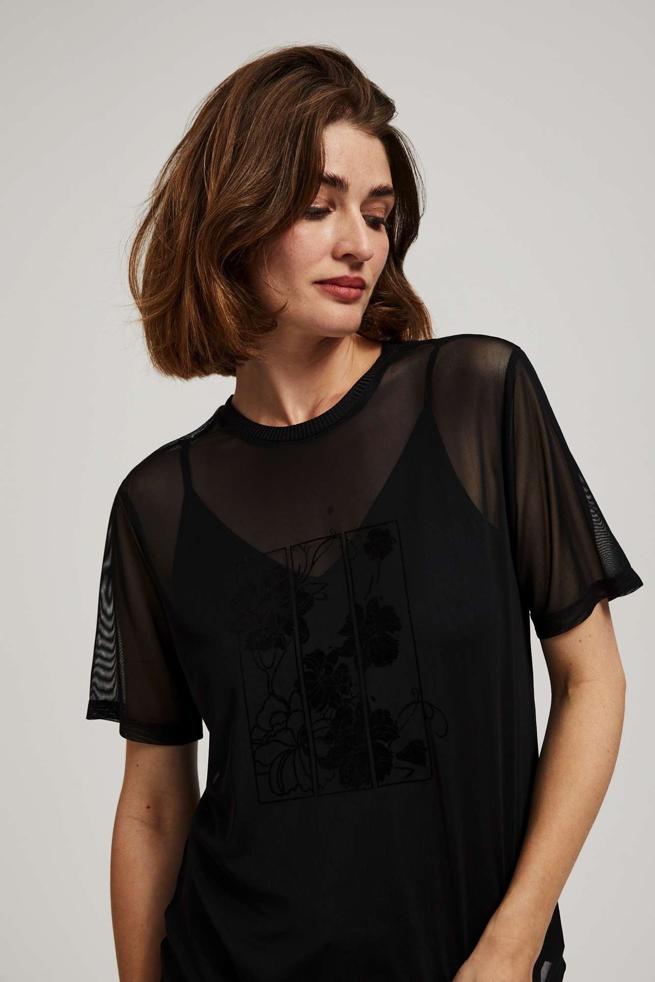 Blouse with short sleeves