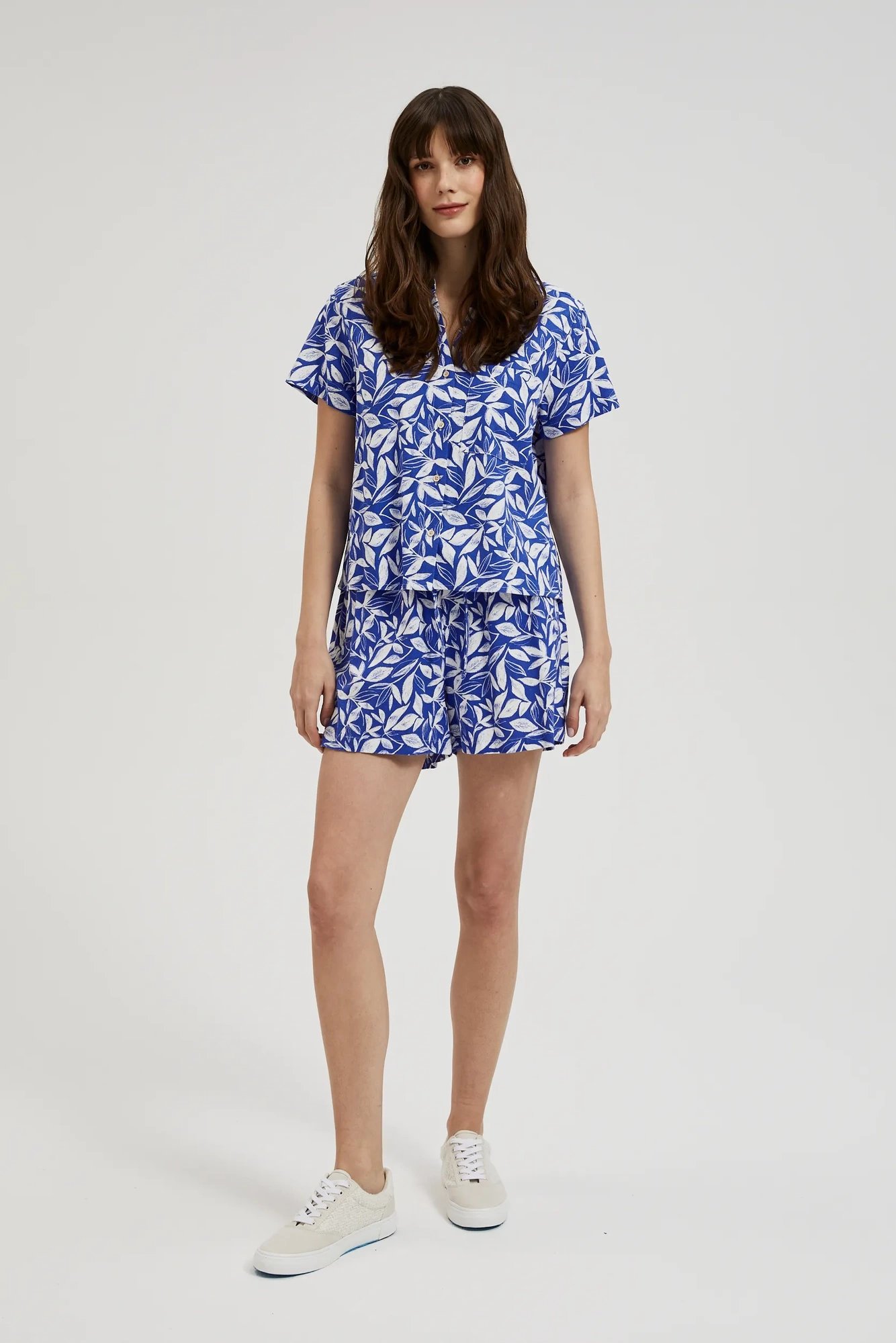 Women&#039;s shorts MOODO - light blue