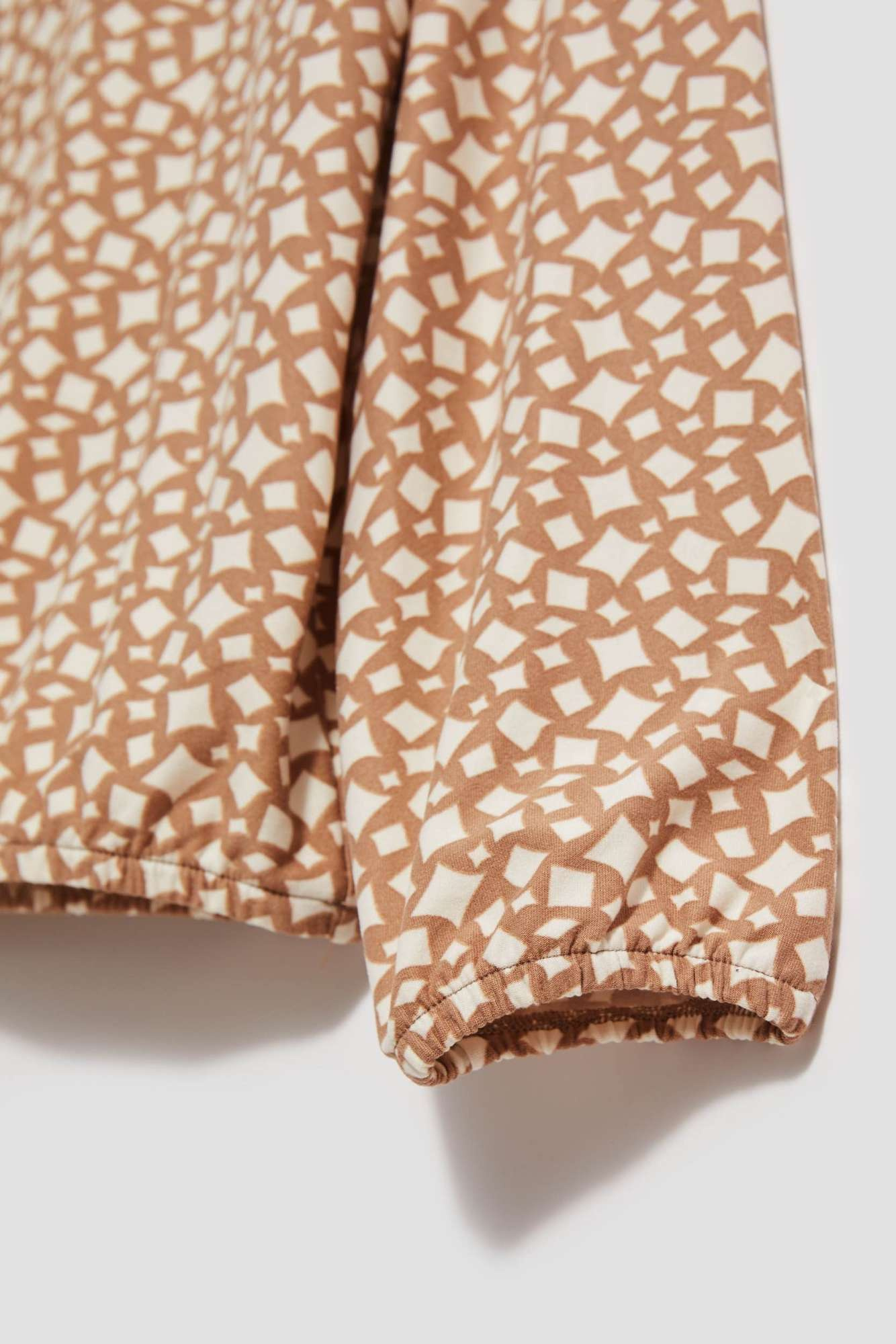 Patterned blouse with V-neck