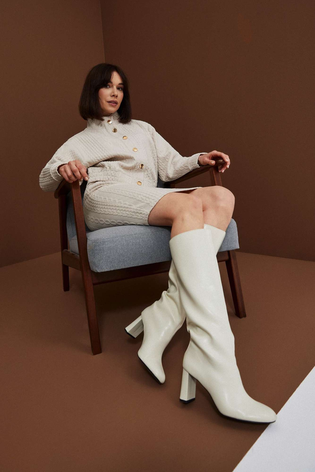 Skirt with cable embossing