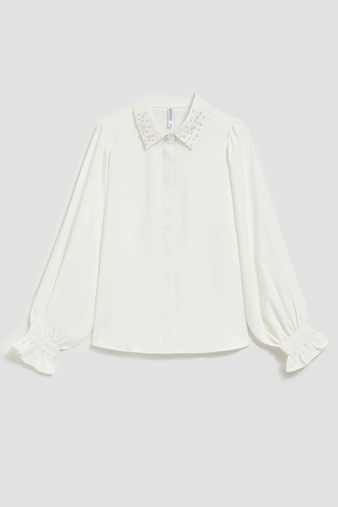 Shirt with decorative collar