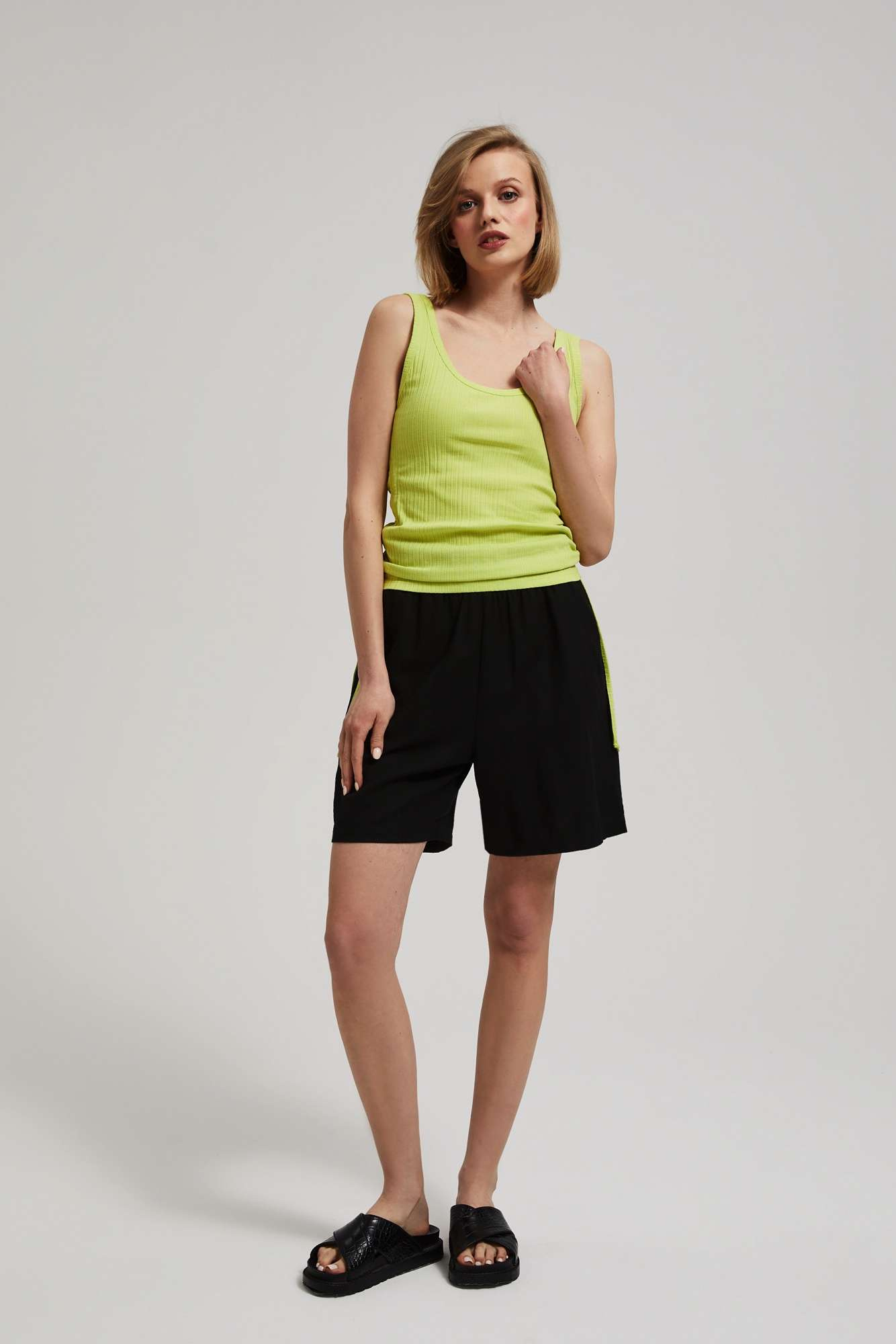 WOMEN&#039;S SHORTS L-SH-4022 BLACK