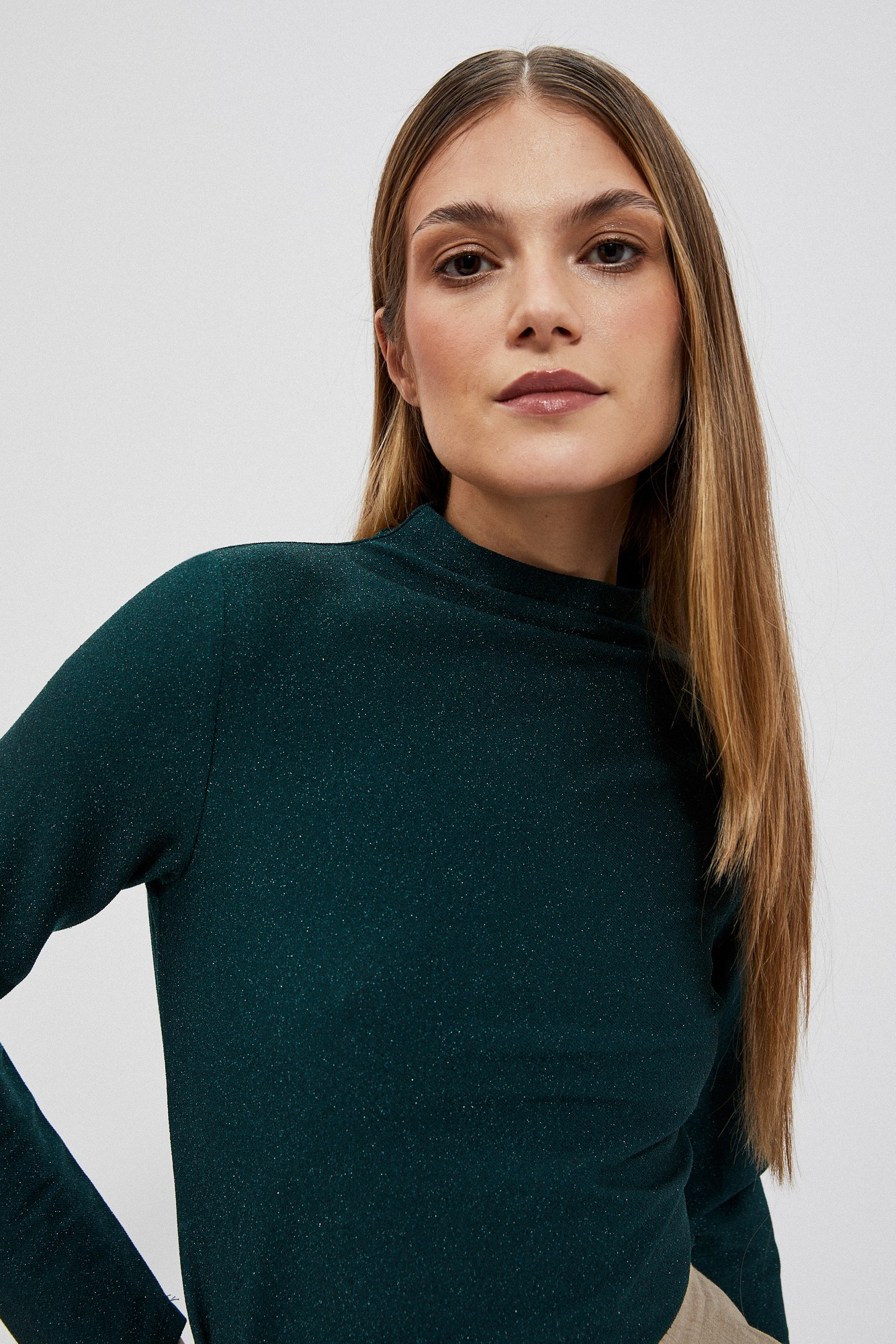 Blouse with metal thread