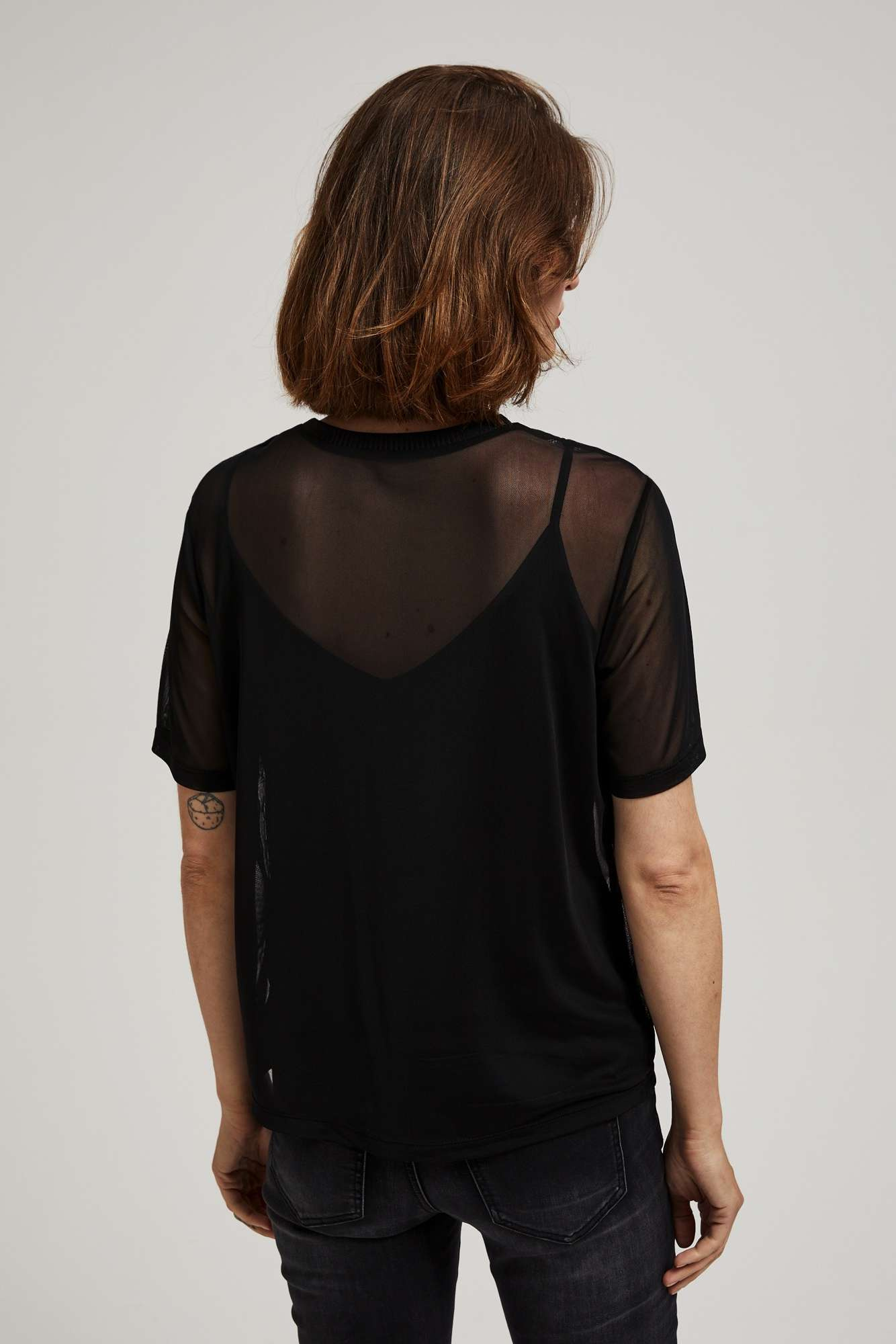 Blouse with short sleeves
