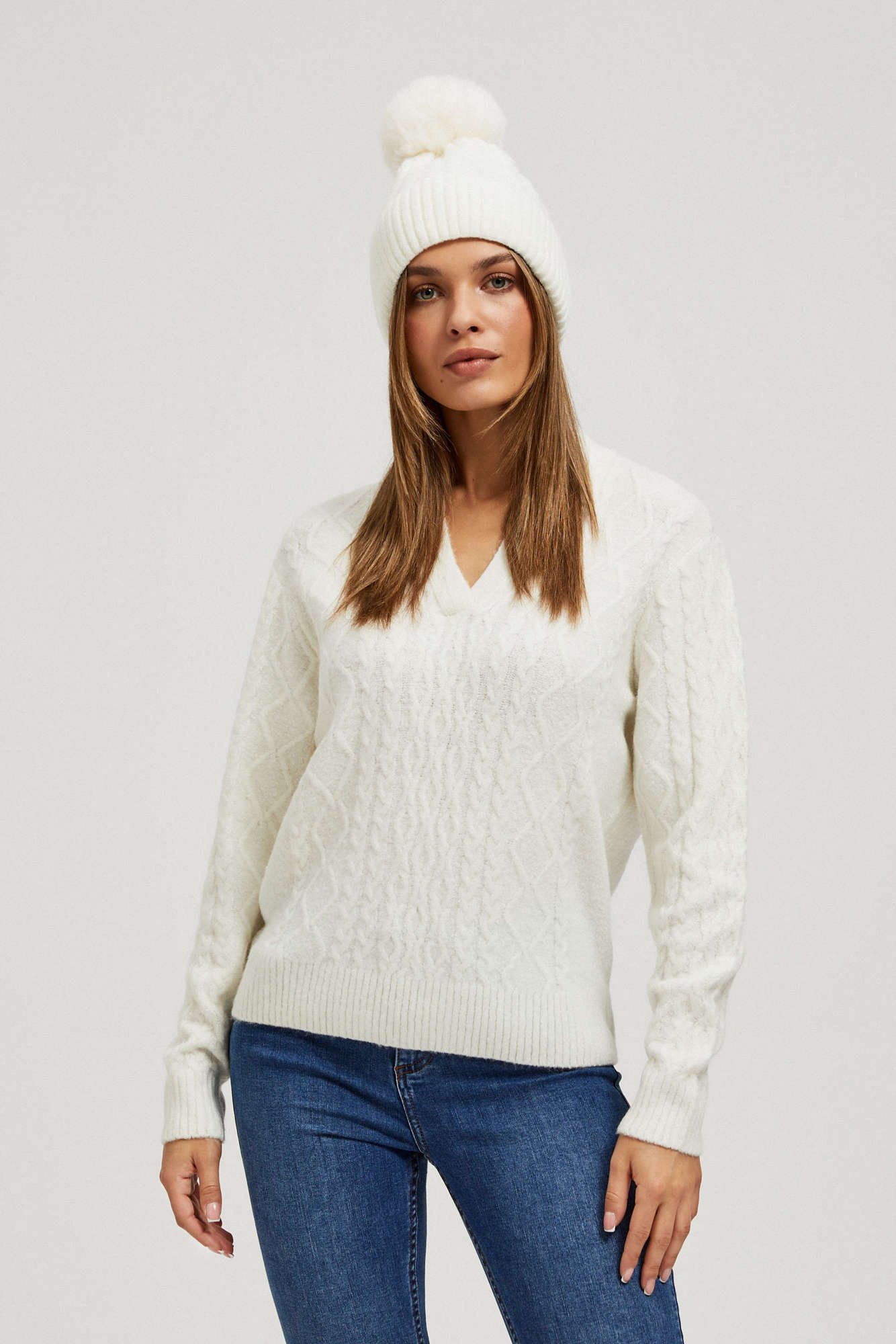V-neck sweater with collar