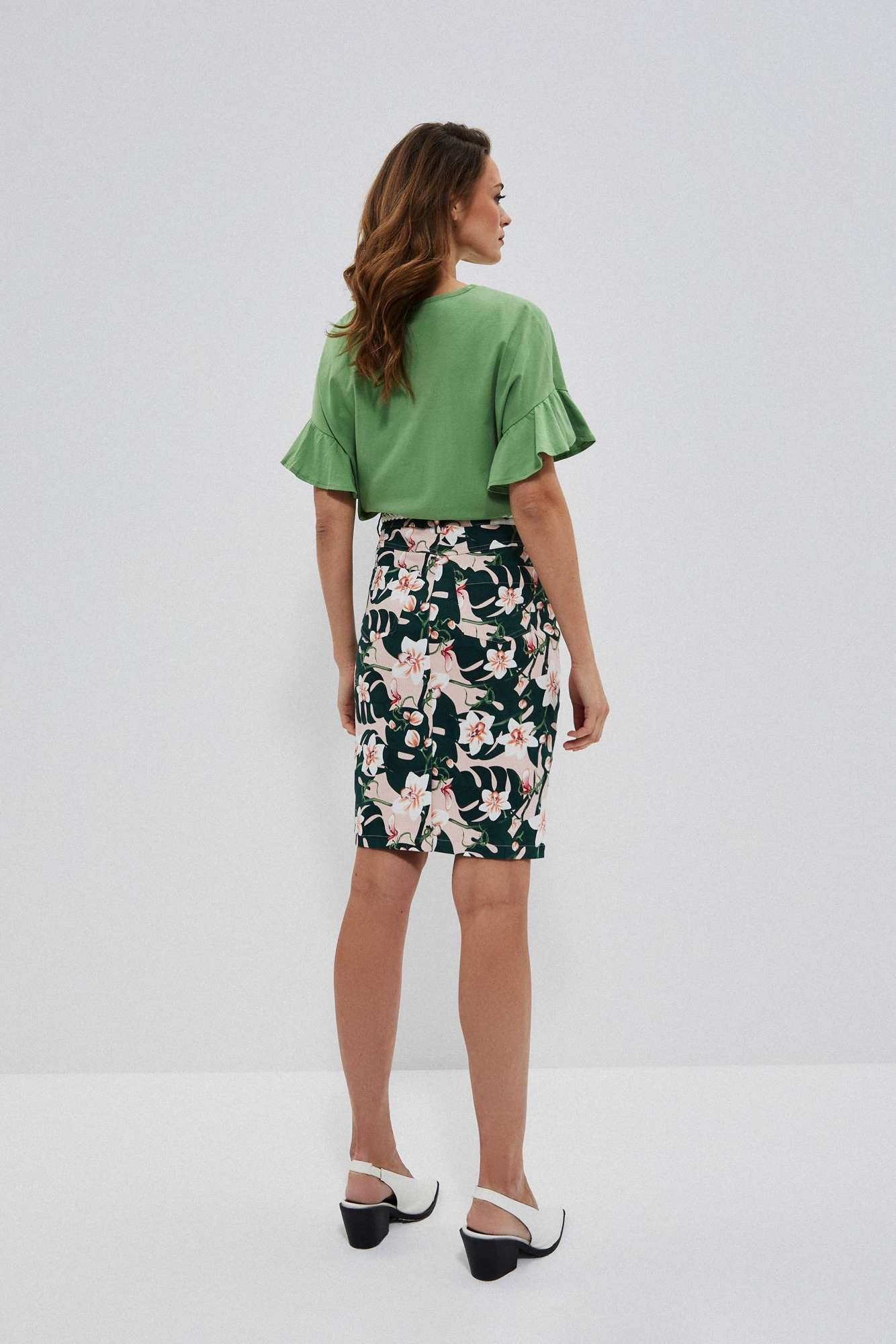 Skirt with a floral print