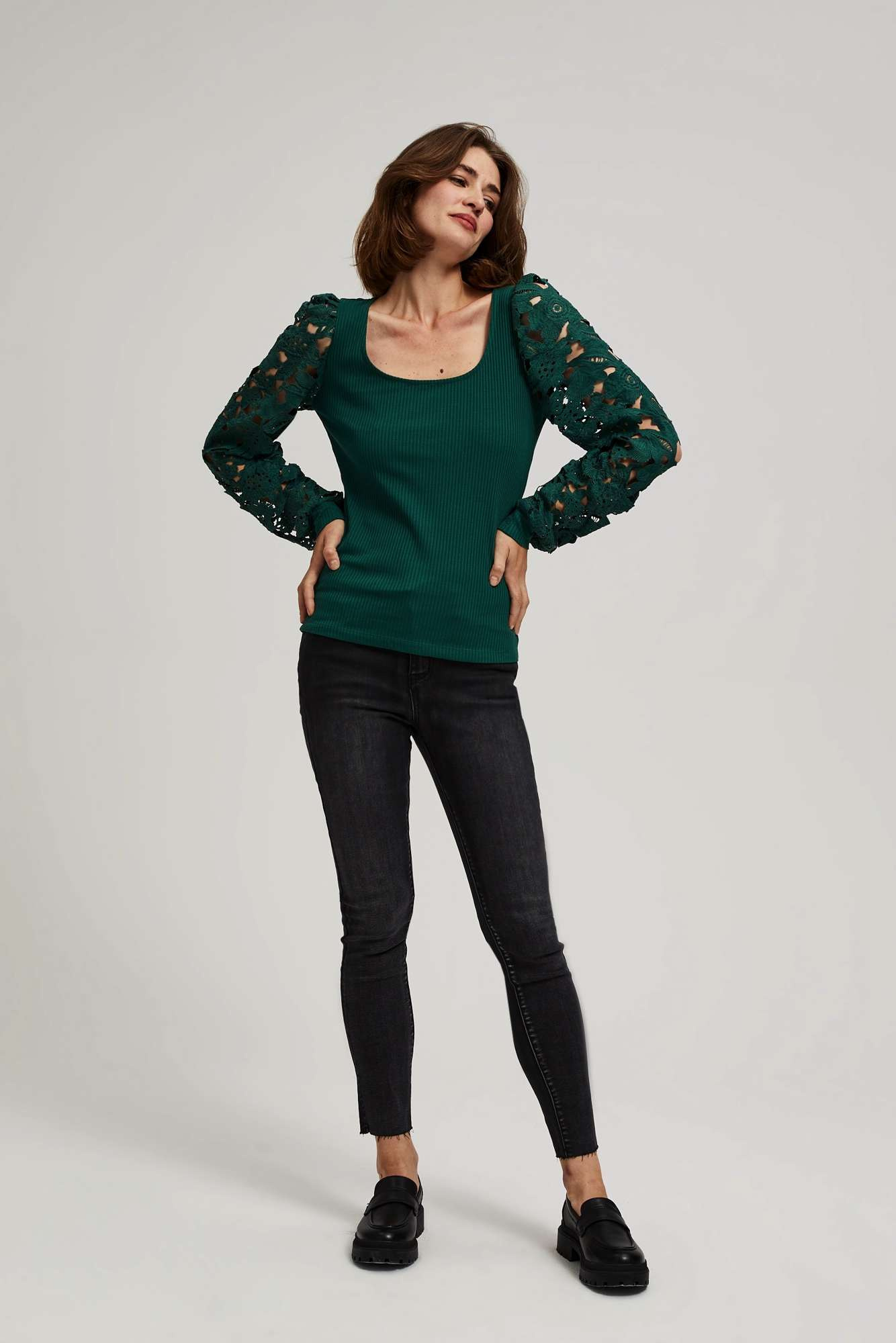 Blouse with lace sleeves