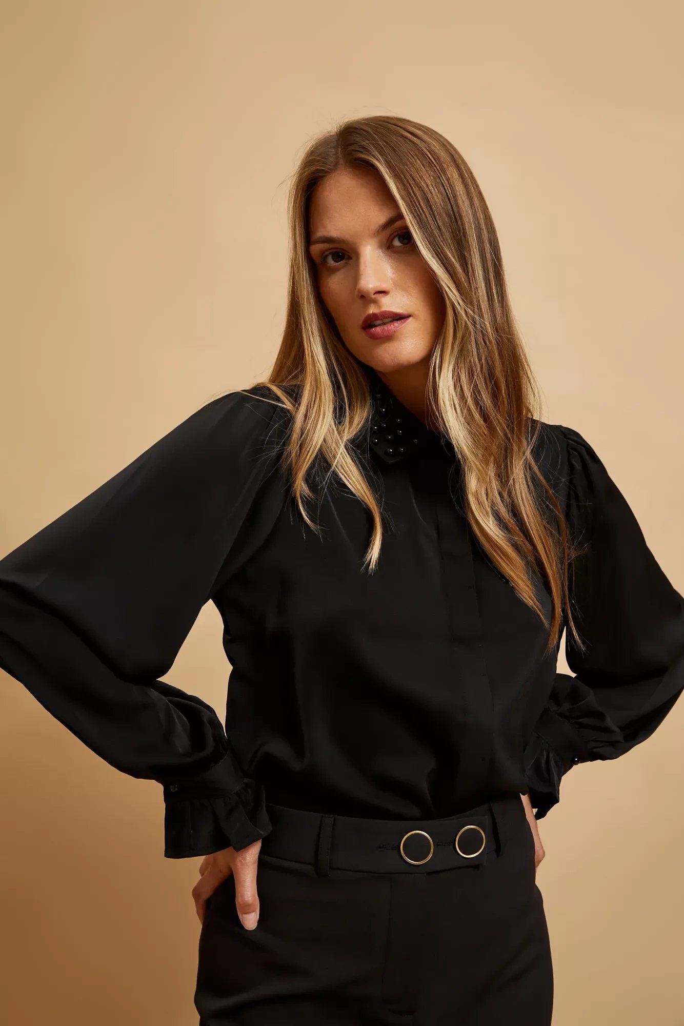 Shirt with decorative collar