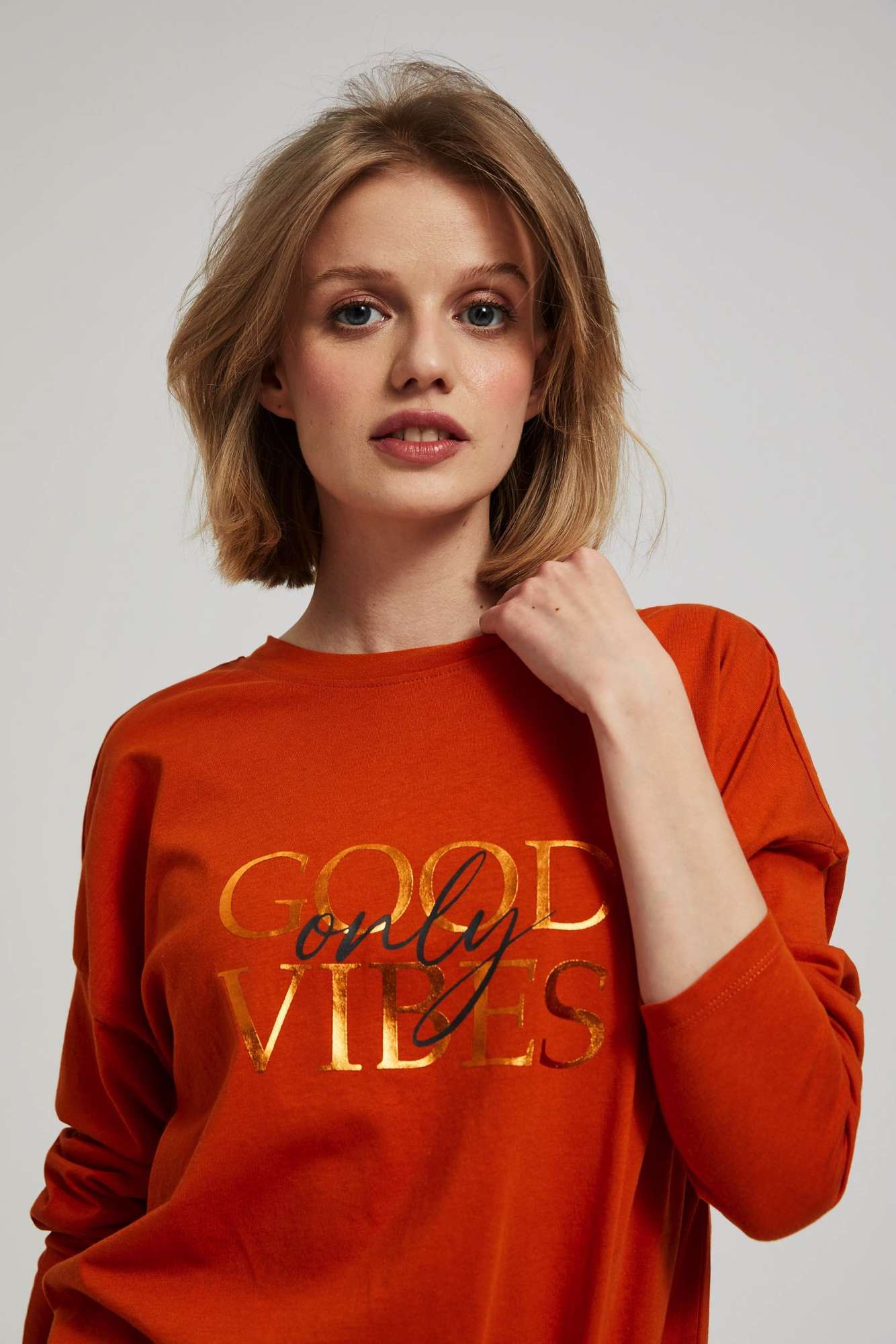 Blouse with inscription and tie