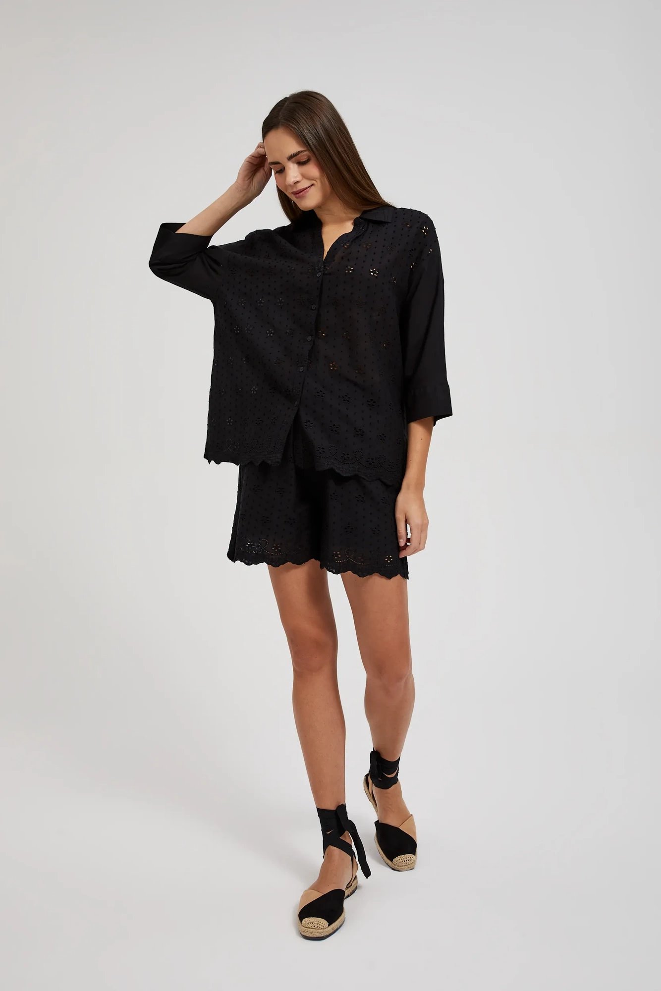 Women&#039;s Linen Shorts MOODO - Black